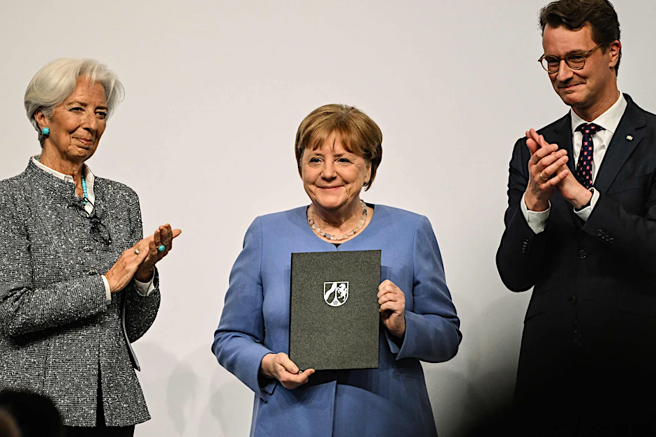 Diese Auszeichnung für Angela Merkel ist auch eine Spitze gegen Friedrich Merz.