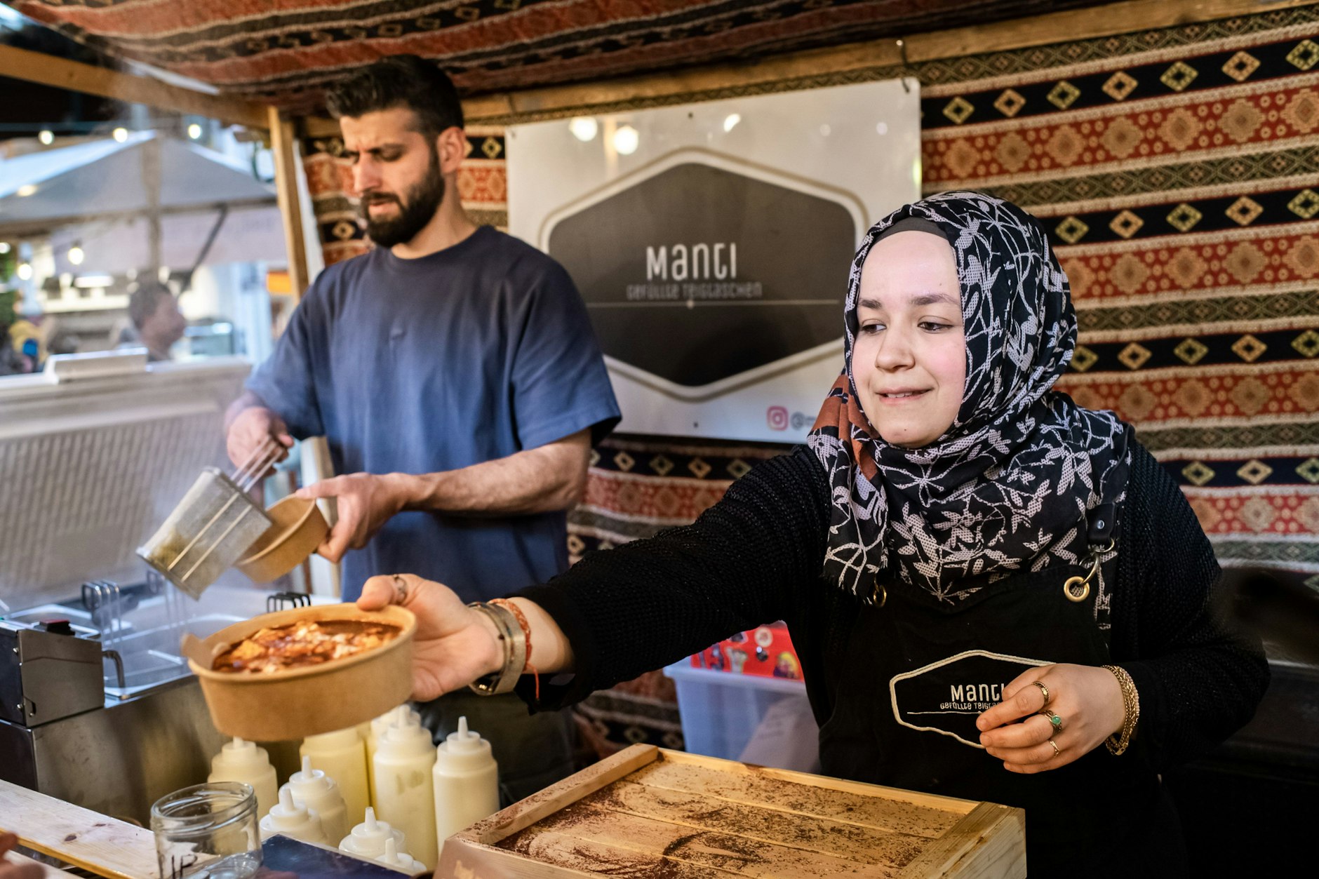 Gefüllt mit Hackfleisch oder Spinat und Käse: Manti am Stand von Duygu und Mehmet Uzuner