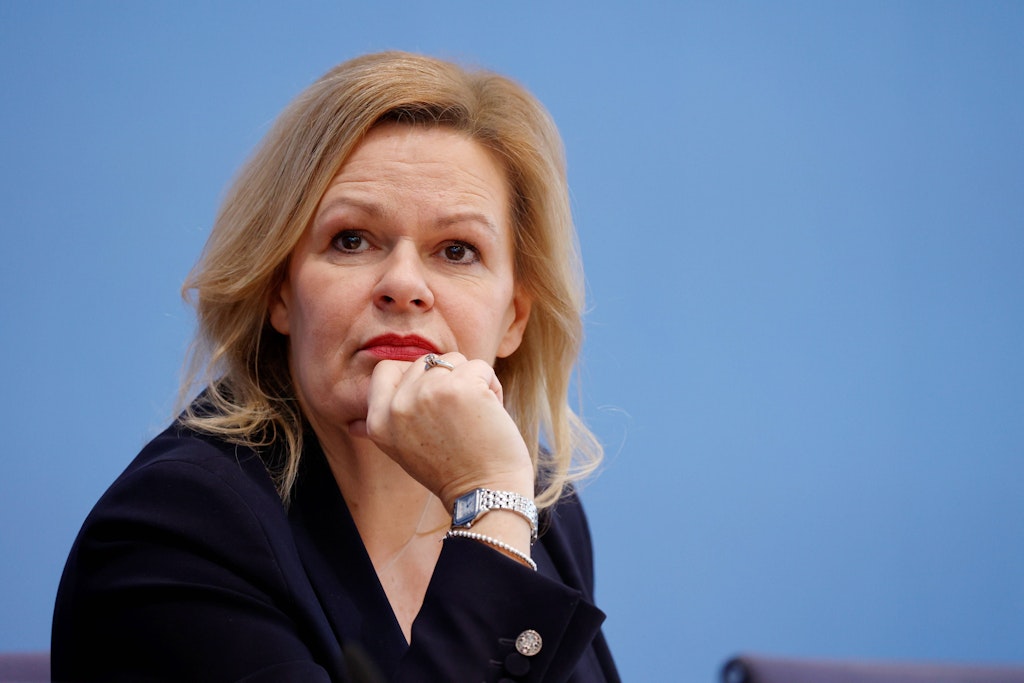 umstrittenes-visa-verbot-keine-einreise-nach-deutschland-f-r-russische
