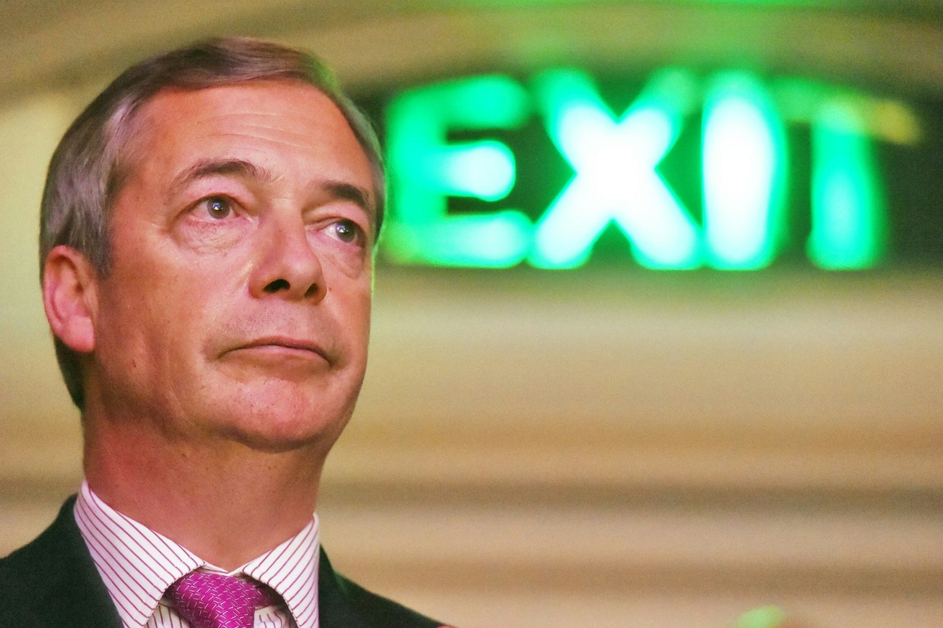 ARCHIV - Wandert Nigel Farage jetzt aus?  