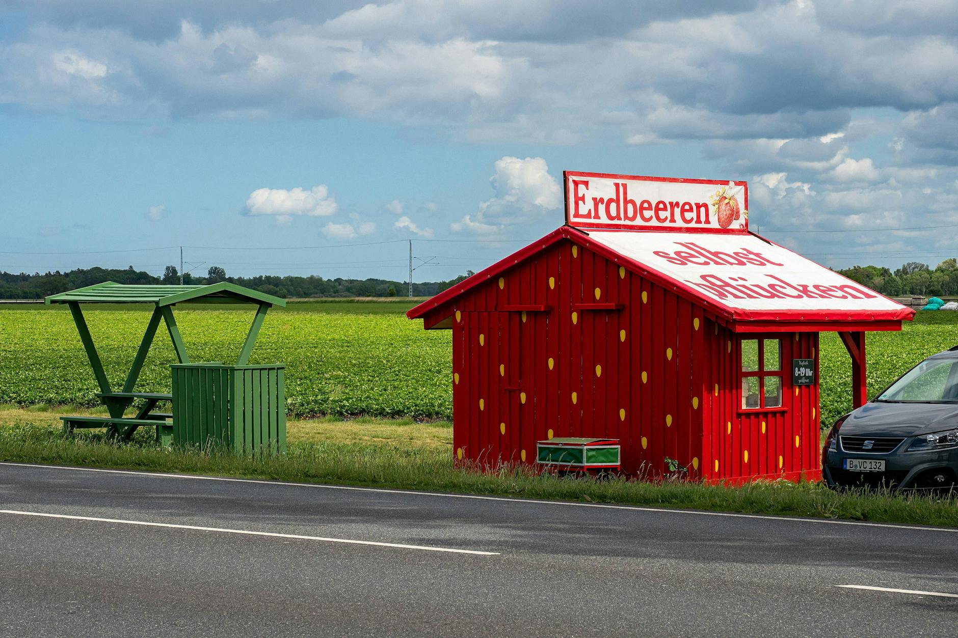 Einige der Verkaufsstände von Karls Erdbeerhof sind immer noch geschlossen.