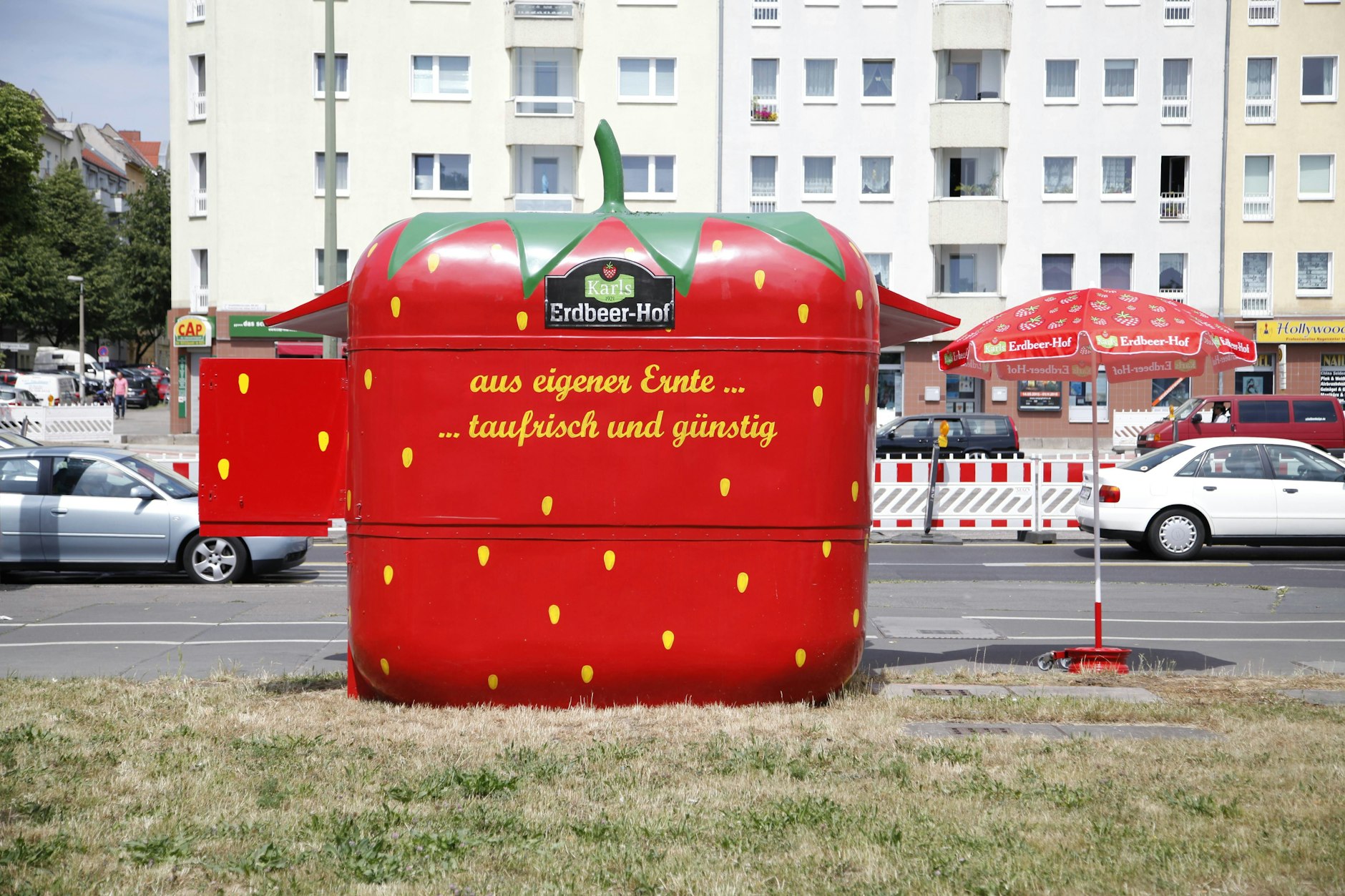 Woran liegt es, dass noch immer einige der Erdbeer-Verkaufsstände zuhaben?