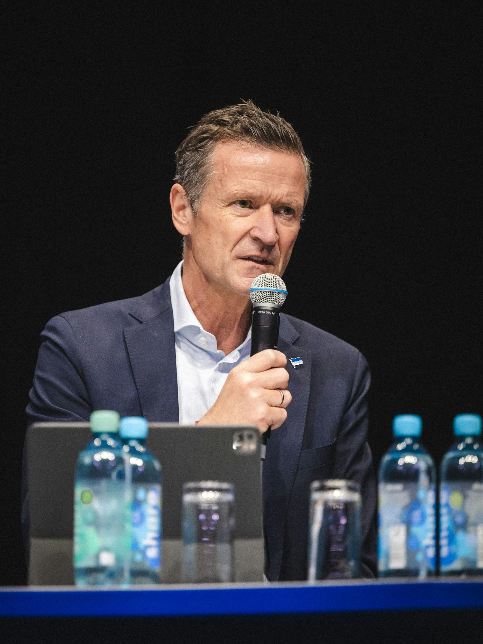 Herthas Geschäftsführer Tom Herrich äußert sich zum aktuellen Stand bei der Suche nach einem Hauptsponsor.