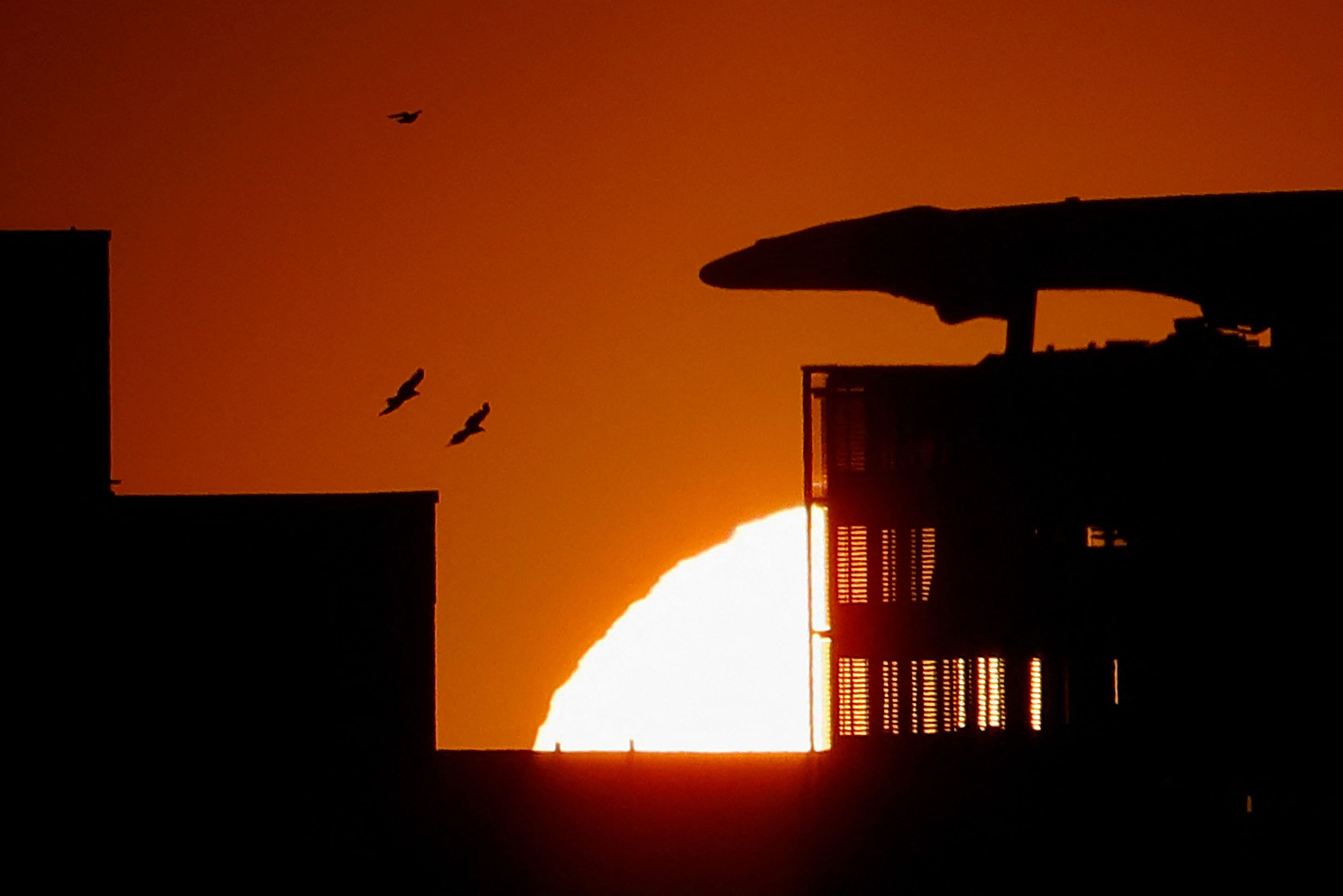 Image - Dein Freitag: Klimaprotest eskaliert, Union-Drama und Mietenwahnsinn