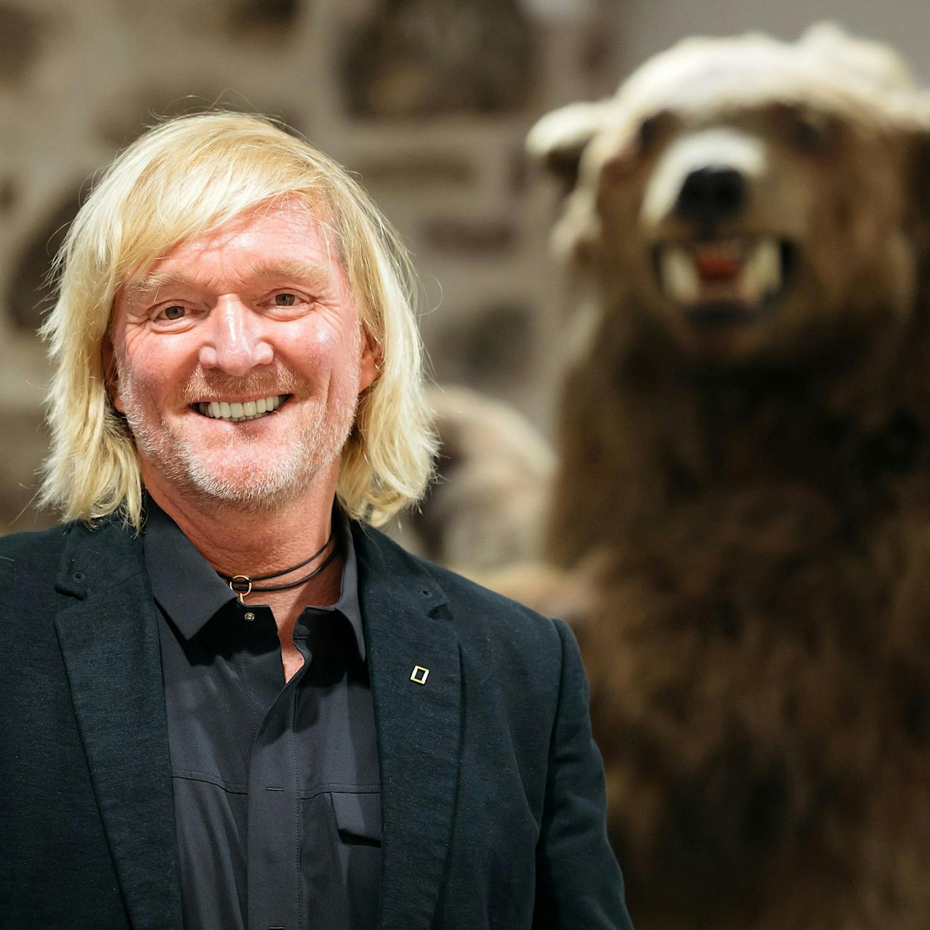 Der Bärenmann: Wie das ZDF den umstrittenen Tierfilmer Andreas Kieling feiert