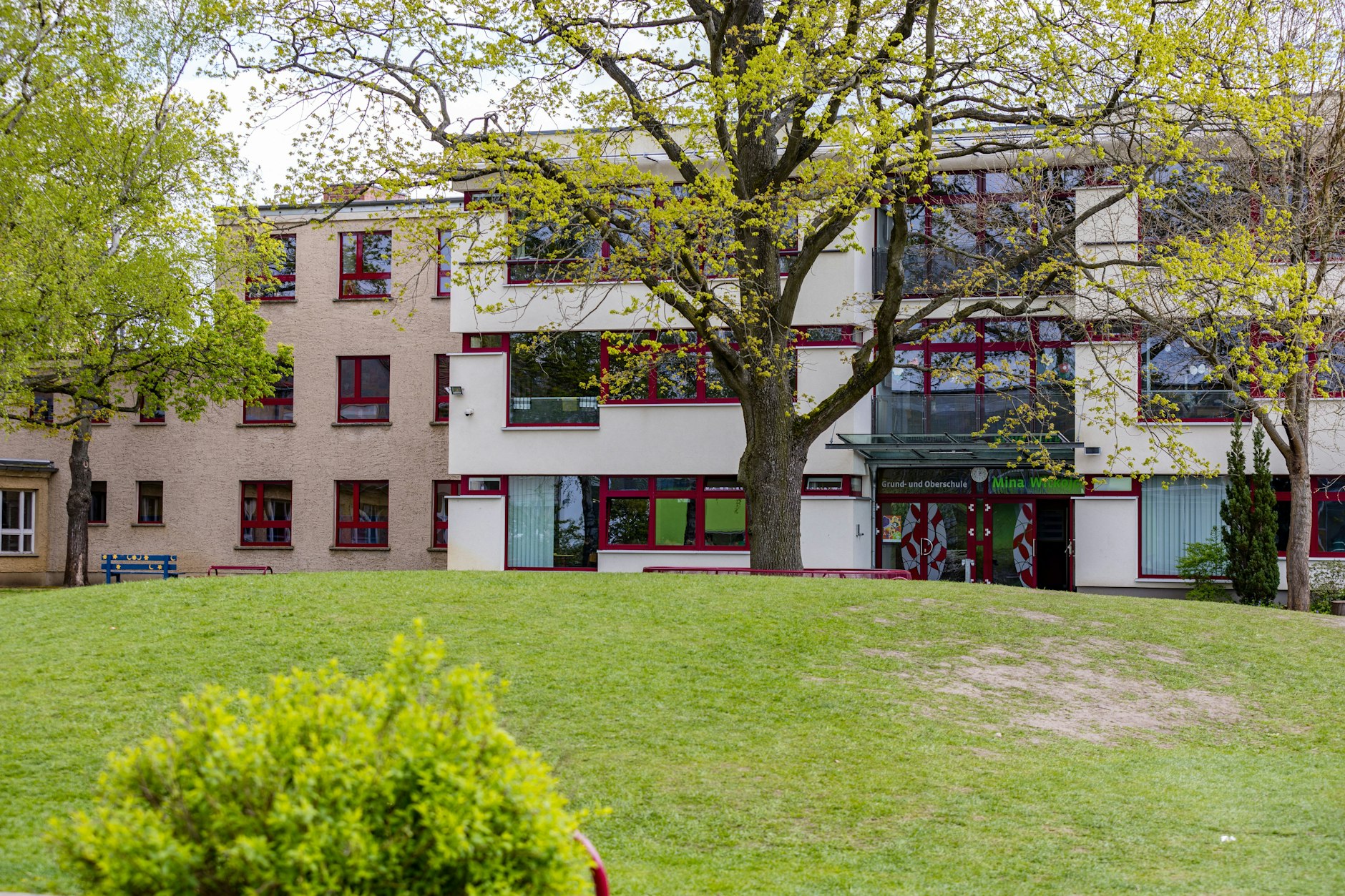 Die Grund- und Oberschule in Burg (Spreewald). Nachdem der Kurort Burg politische Aktionen im Umkreis der Grund- und Oberschule untersagt hatte, endet am Freitag das Verbot.