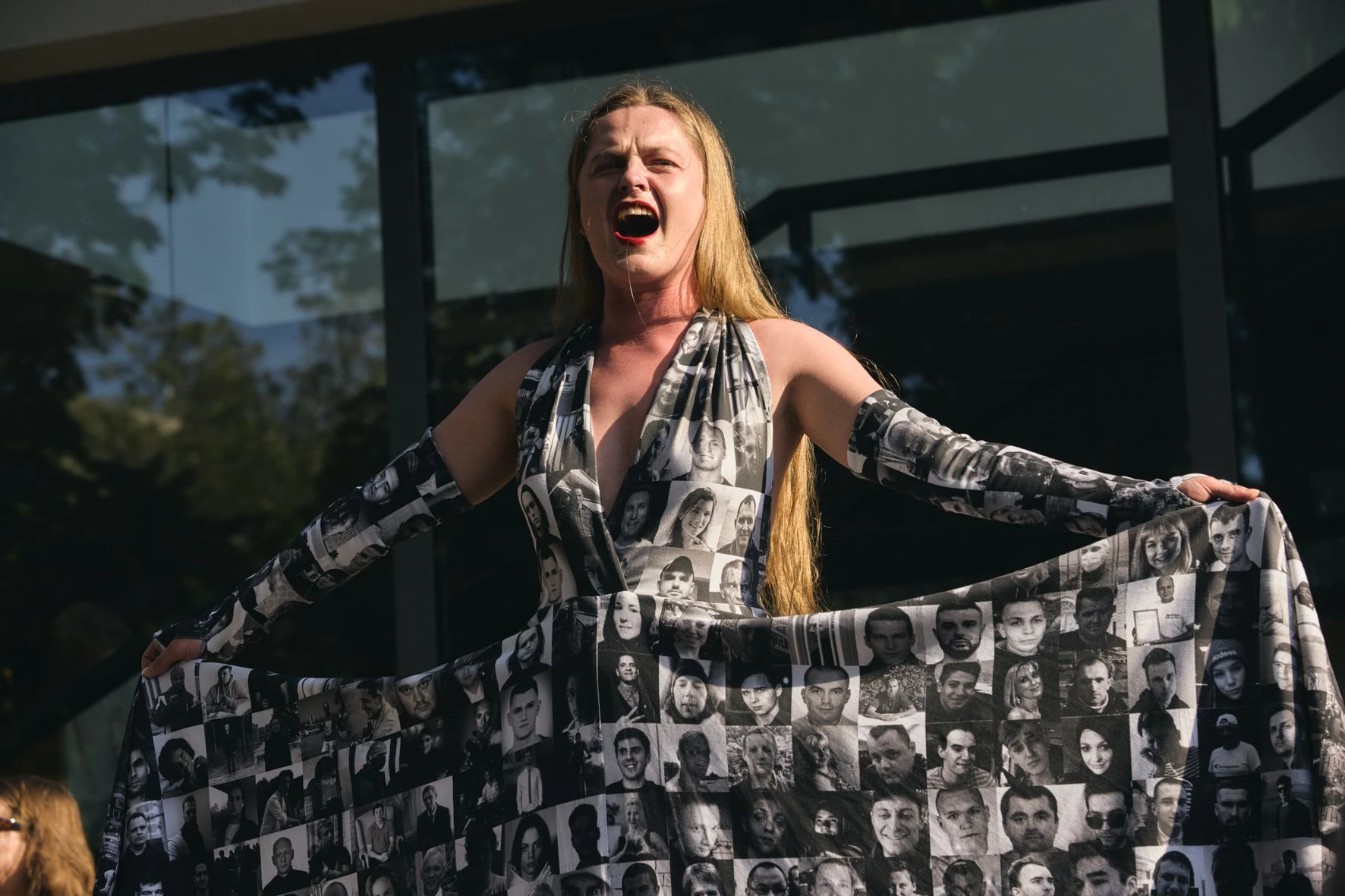 „1 Minute Scream“ heißt die Aktion von Jana Shostak.