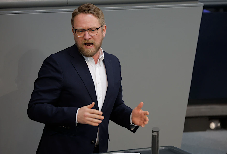 „Es wäre nicht das erste Mal, dass die Union durch ihre Distanzlosigkeit zur Wirtschaft das Ansehen der Demokratie beschädigt“, sagt Linke-Politiker Jan Korte der Berliner Zeitung.