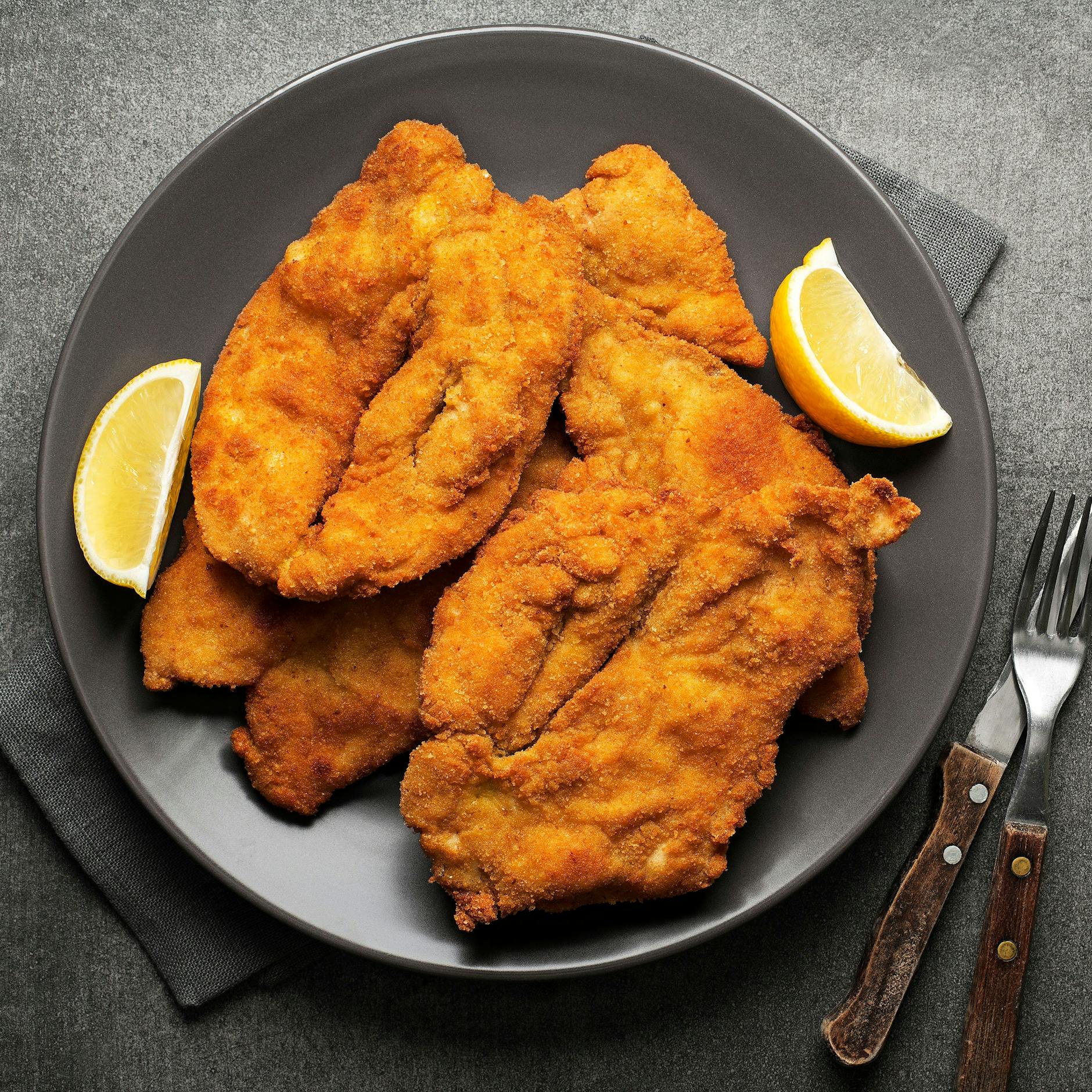 Viele essen gern mal ein Schnitzel - doch die Schnitzel-Verordnung in Österreich hat nur wenig mit dem panierten Fleisch zu tun.