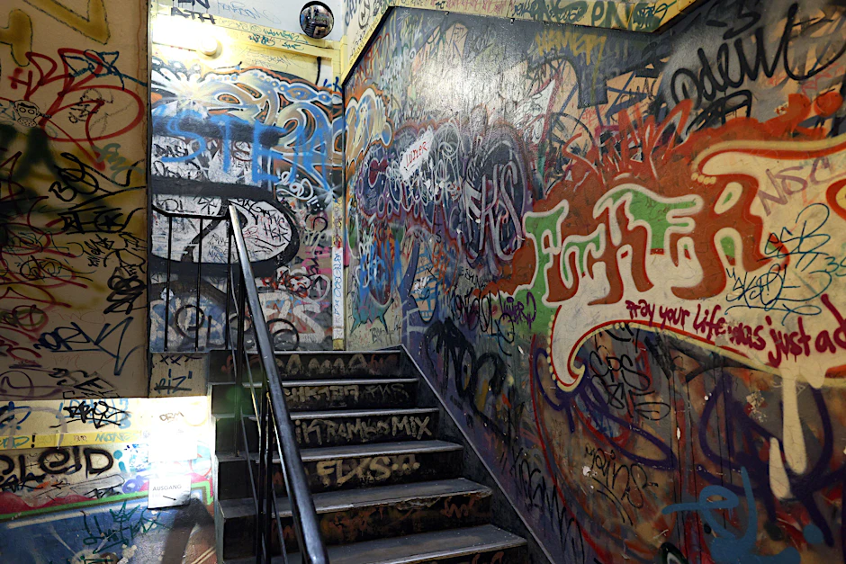 Graffiti gibt es in der ganzen Stadt – doch Qualität wird durch Legalität zugesichert.