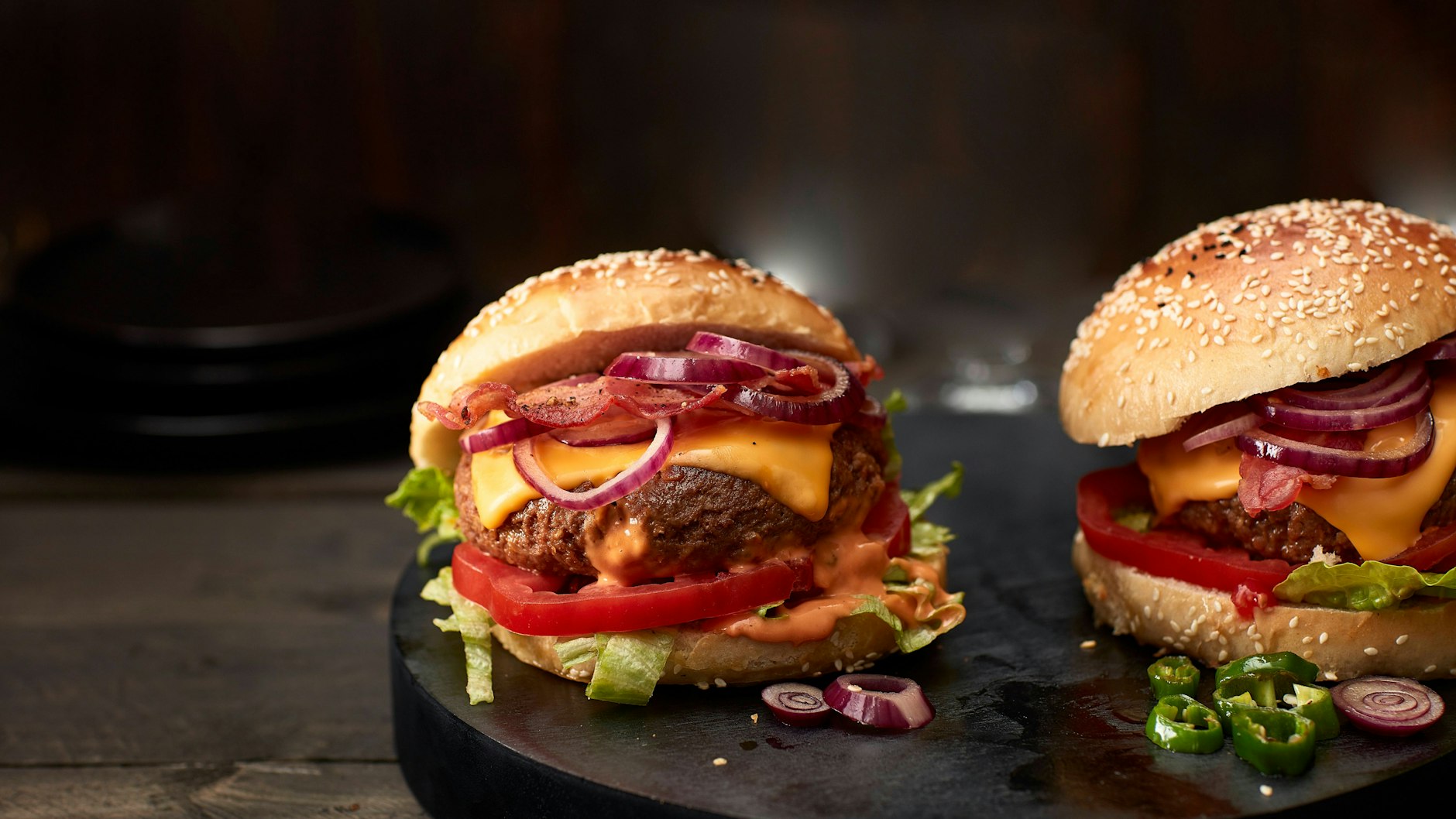 Einfach lecker, so ein Burger! Wenn Sie da gern zugreifen, sollten Sie den Japan-Griff beherrschen.