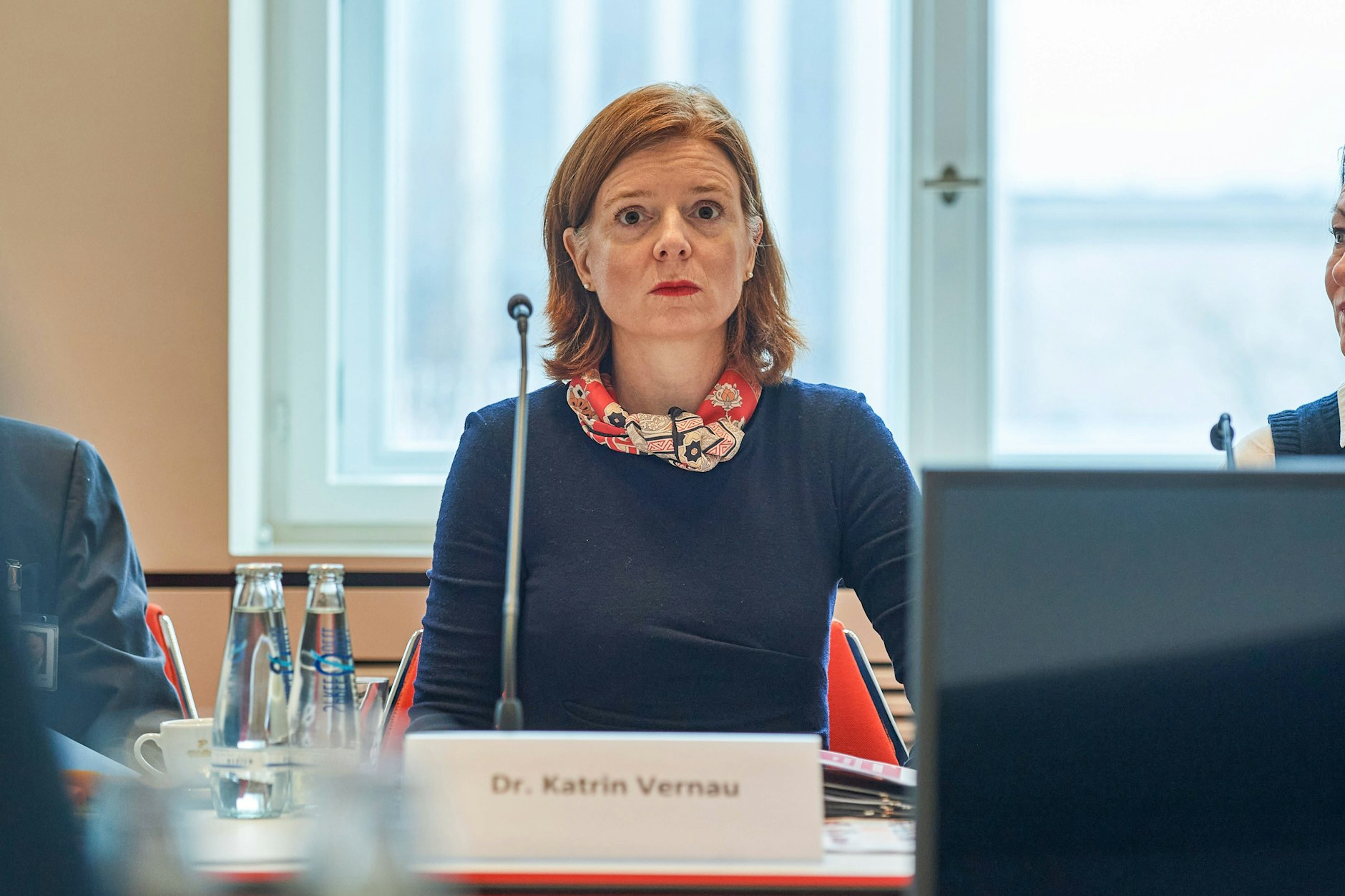 Katrin Vernau möchte gerne Intendantin des Rundfunks Berlin-Brandenburg (RBB) bleiben. Beworben hat sie sich aber nicht. Das führt zu Misstrauen im Sender.