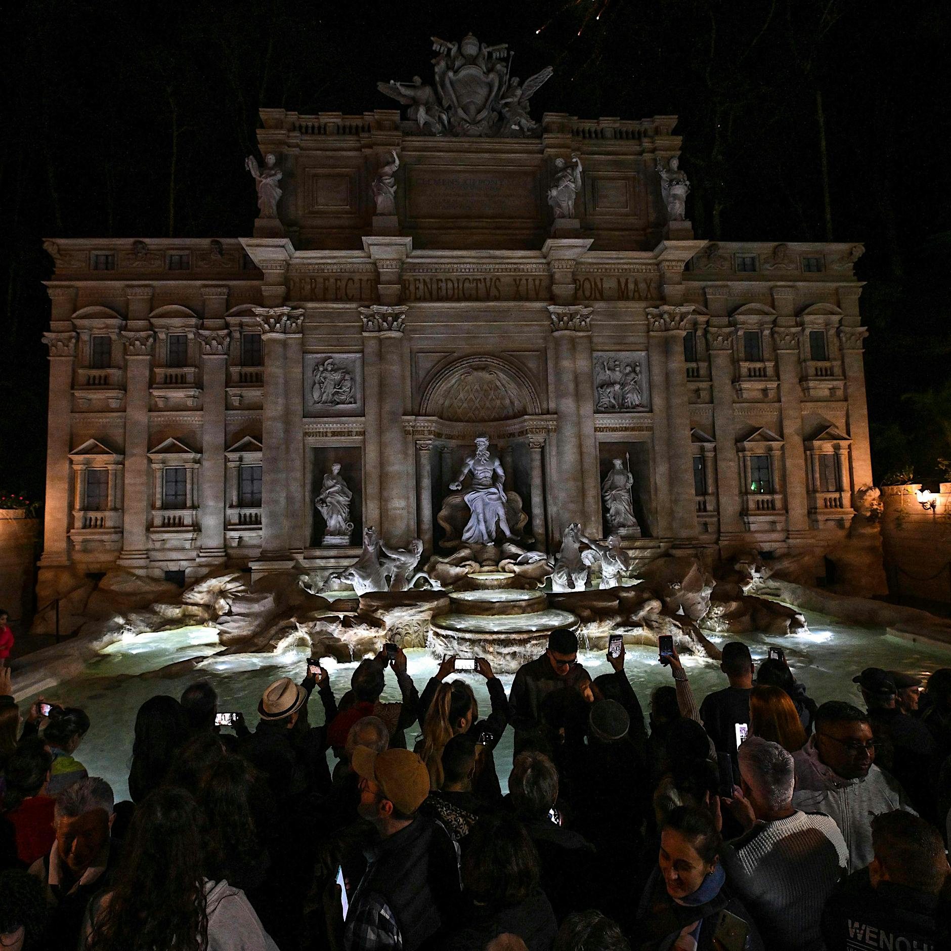 Tourismus extrem: Damit es Spaß macht, stehen Touristen in Rom um 5 Uhr auf