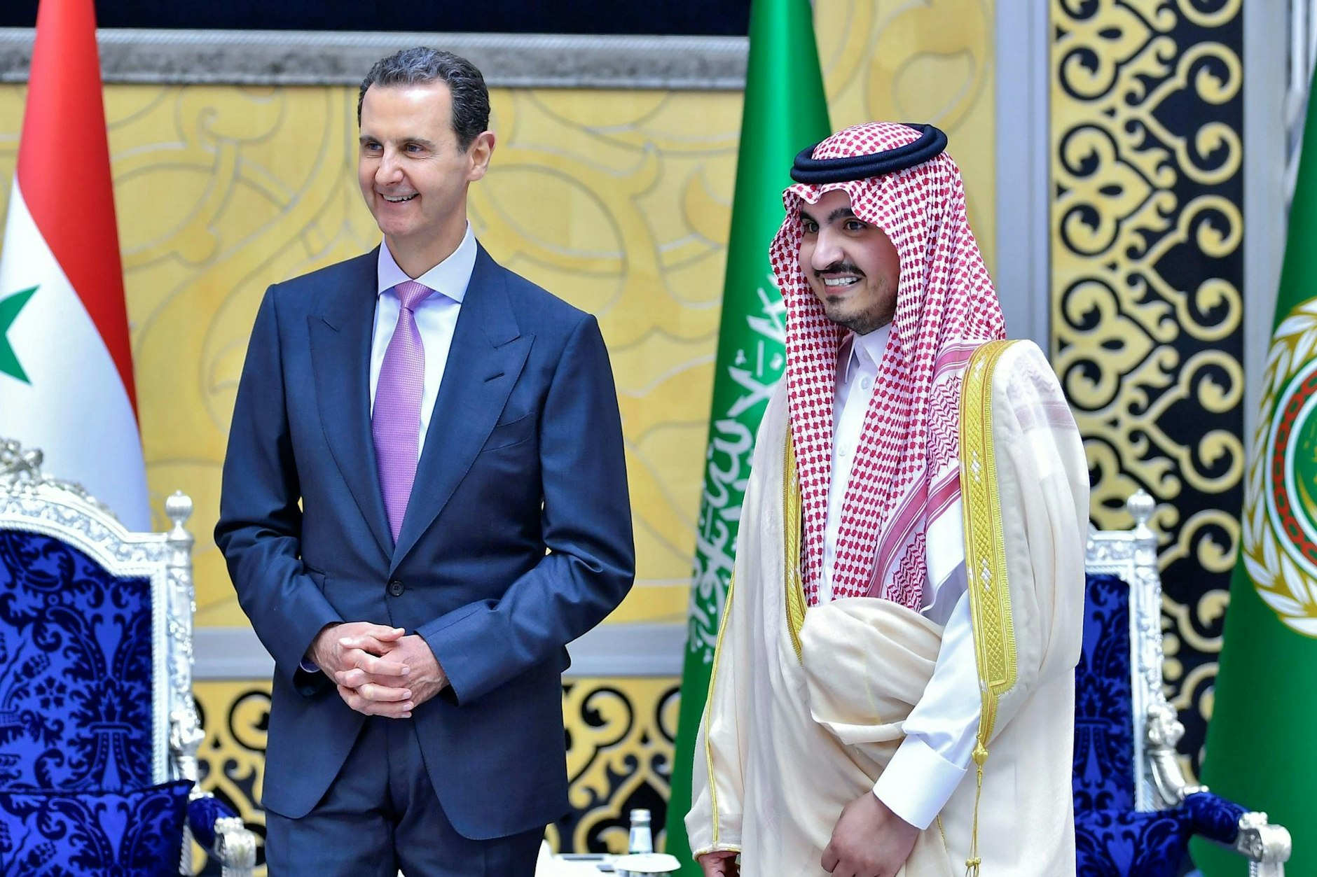 Der lange isolierte syrische Präsident Baschar al-Assad (l.) ist beim Gipfeltreffen der Arabischen Liga in Saudi-Arabien dabei.&nbsp;