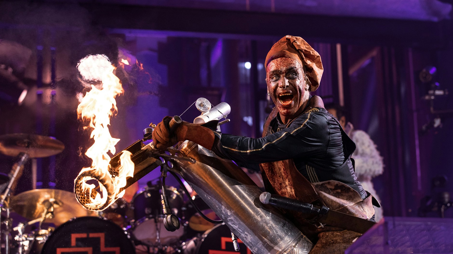 Till Lindemann ist der Frontmann von Rammstein.