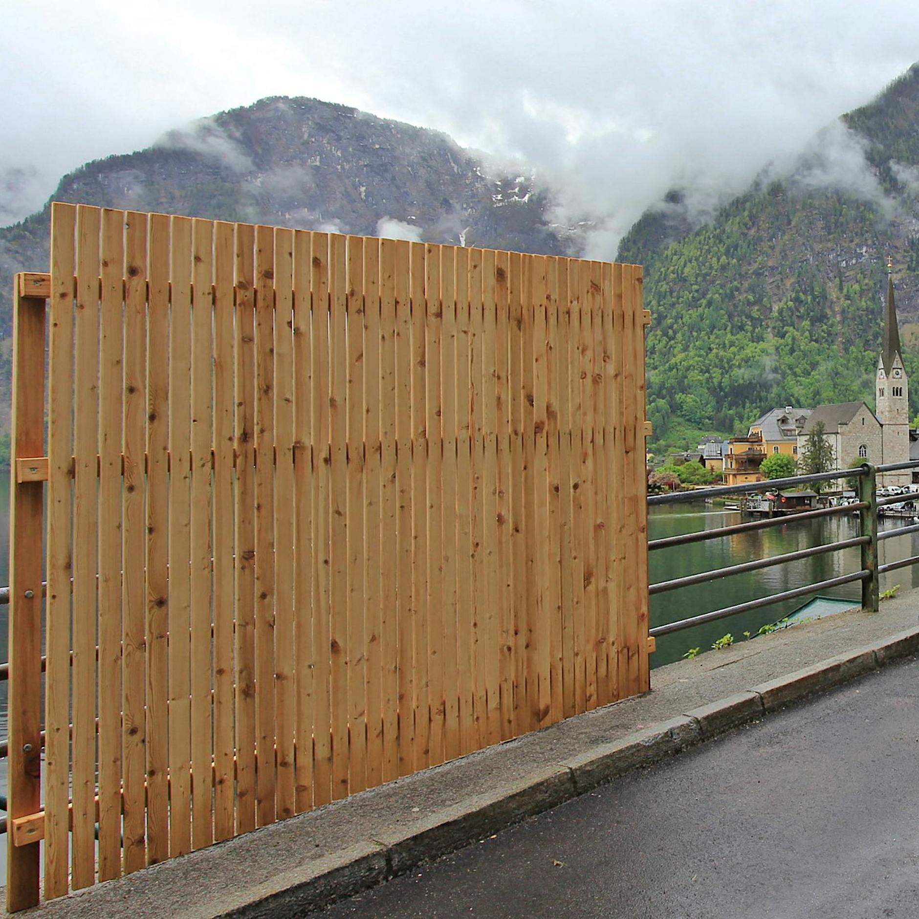 Zu viele Touristen: Ort in Österreich stellt Anti-Selfie-Zaun auf