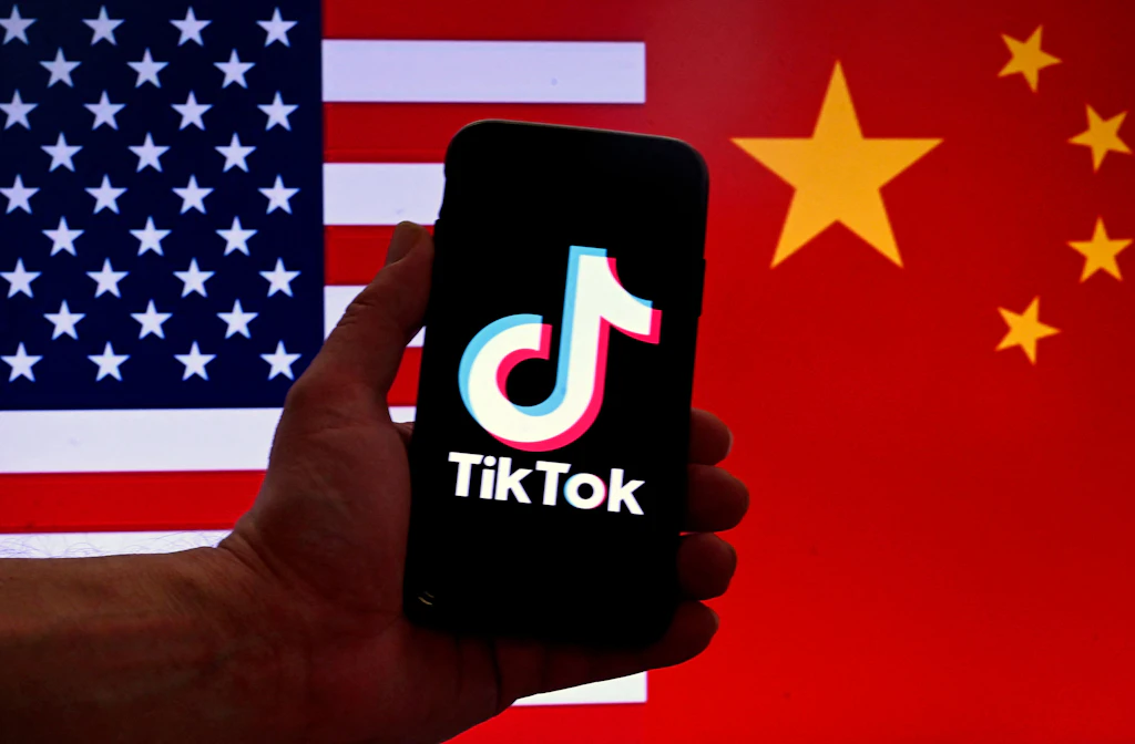 Daten-Krieg zwischen China und den USA: Erster Staat verbietet TikTok!