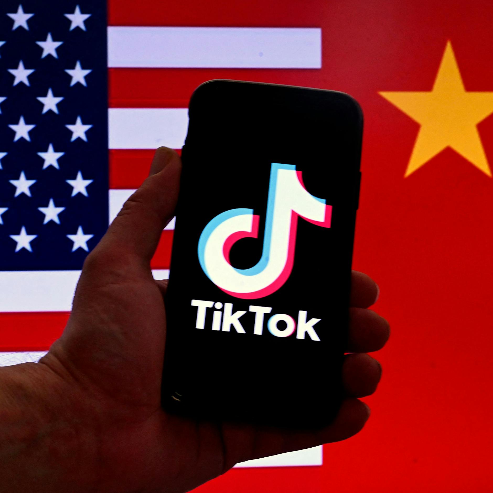 Daten-Krieg zwischen China und den USA: Erster Staat verbietet TikTok!