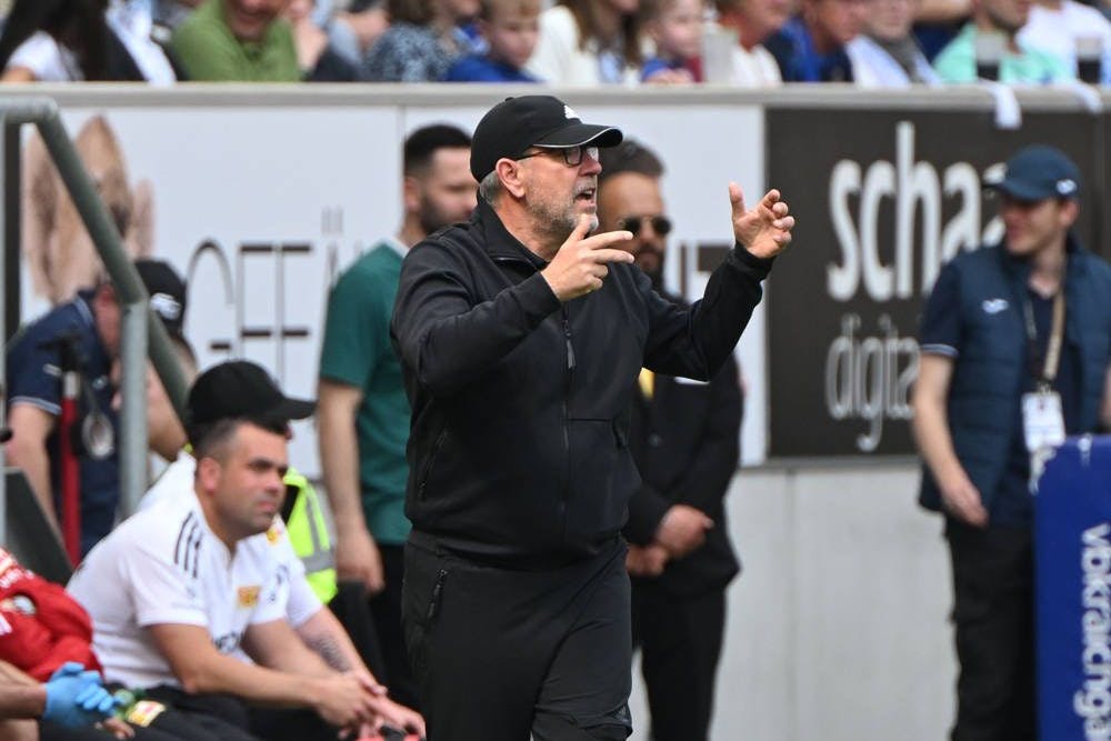 Unions Urs Fischer muss mit ansehen, wie seine Mannschaft in Hoffenheim ins Straucheln kommt.