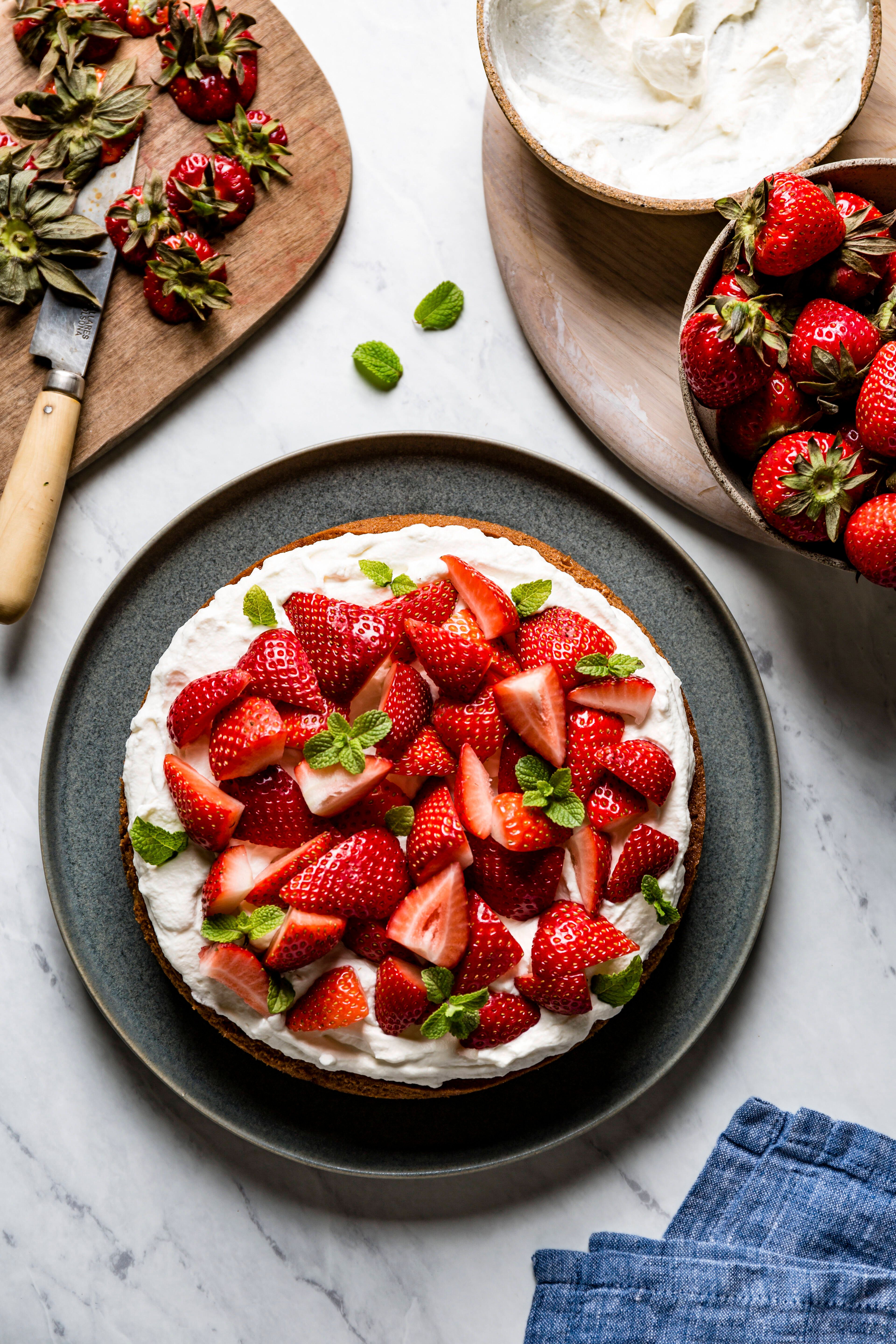 Das Rezept zum Sonntag: Köstlich-frischer Erdbeerkuchen – so hübsch, so lecker so leicht gemacht!