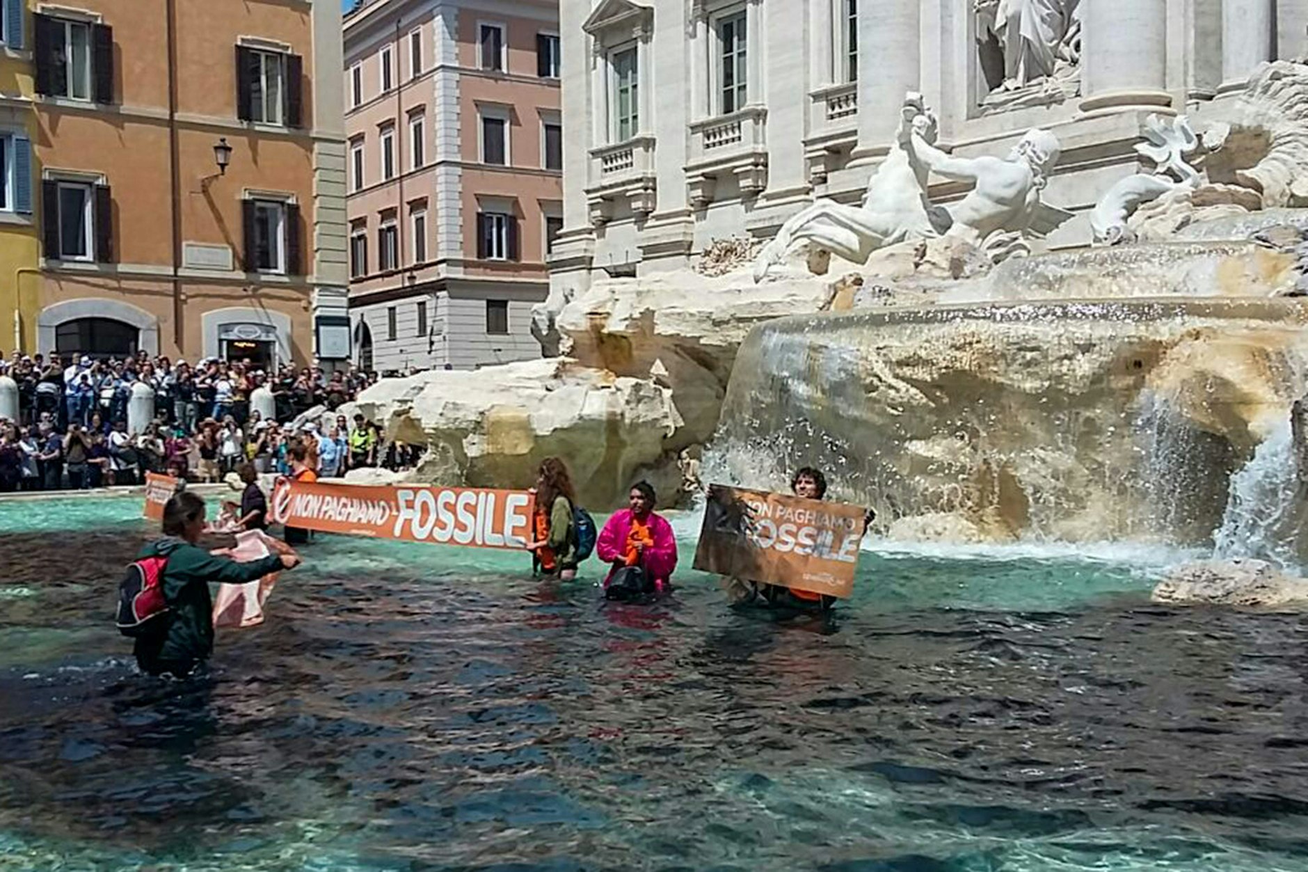 Jetzt hat sich die Letzte Generation den wohl berühmtesten Brunnen der Welt vorgenommen: den Trevi-Brunnen in Rom.