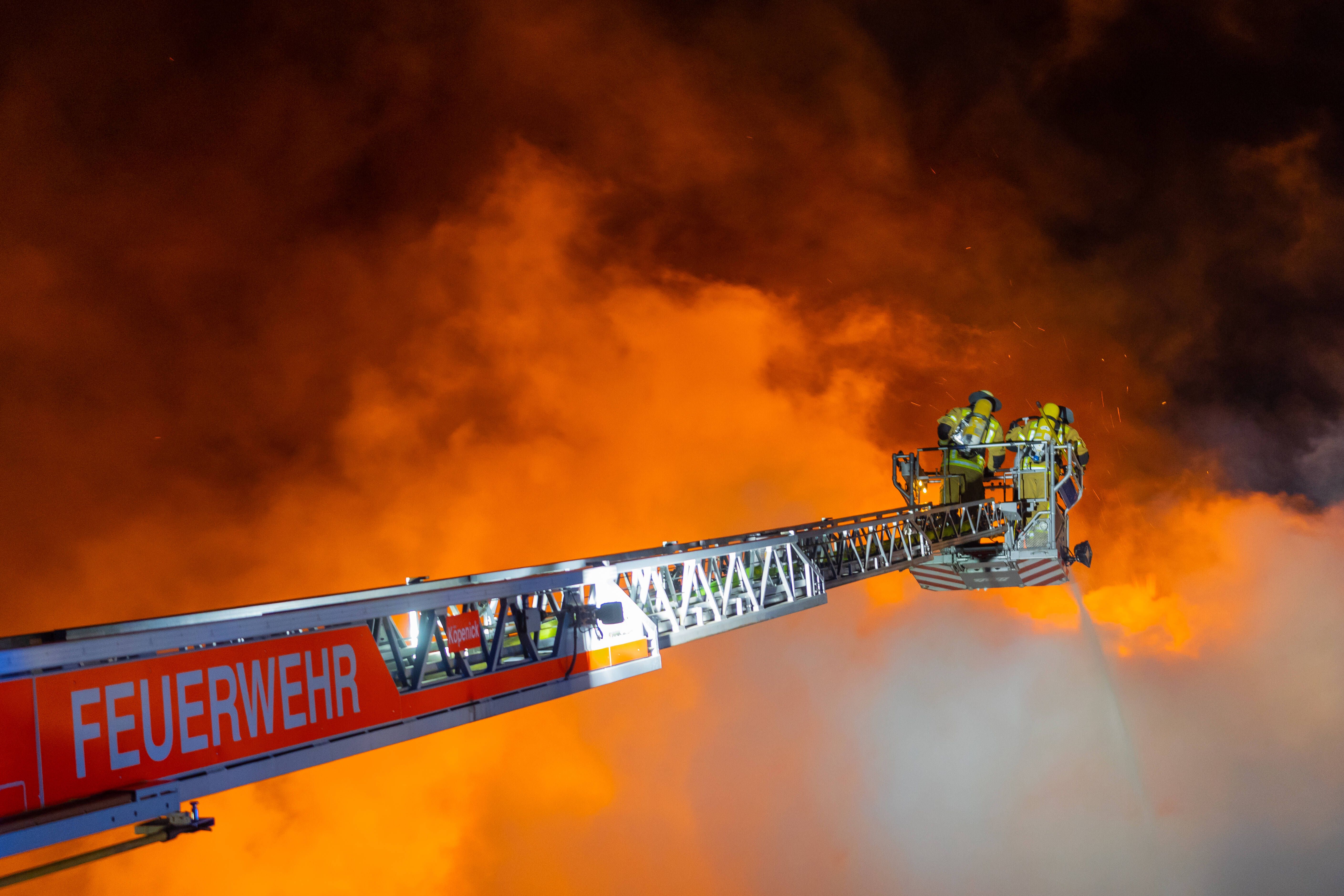 Image - Neue Super-Drehleiter der Berliner Feuerwehr nicht einsetzbar