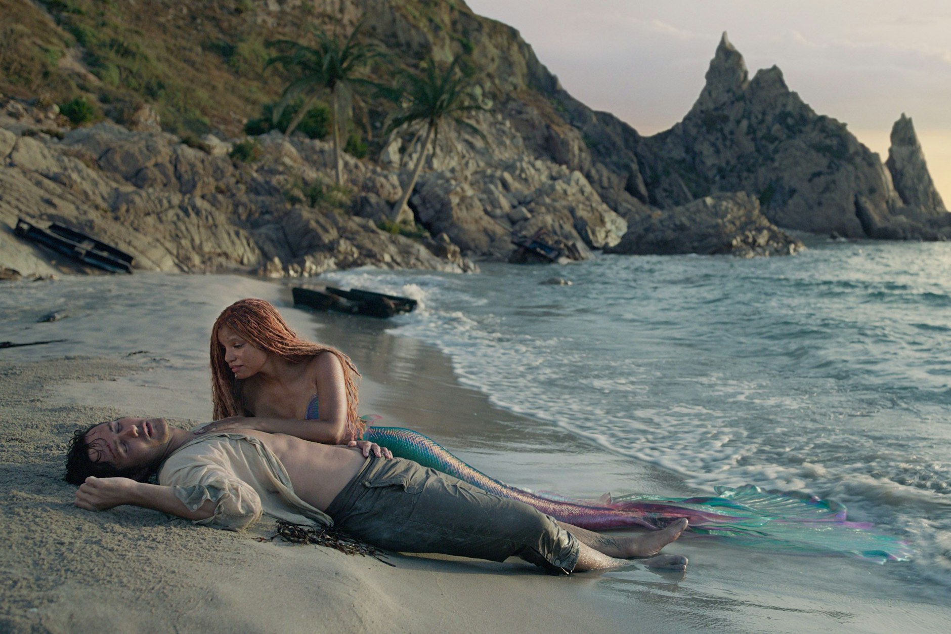 Längst verliebt: Arielle und der frisch gerettete Prinz Erik (Jonah Hauer-King)