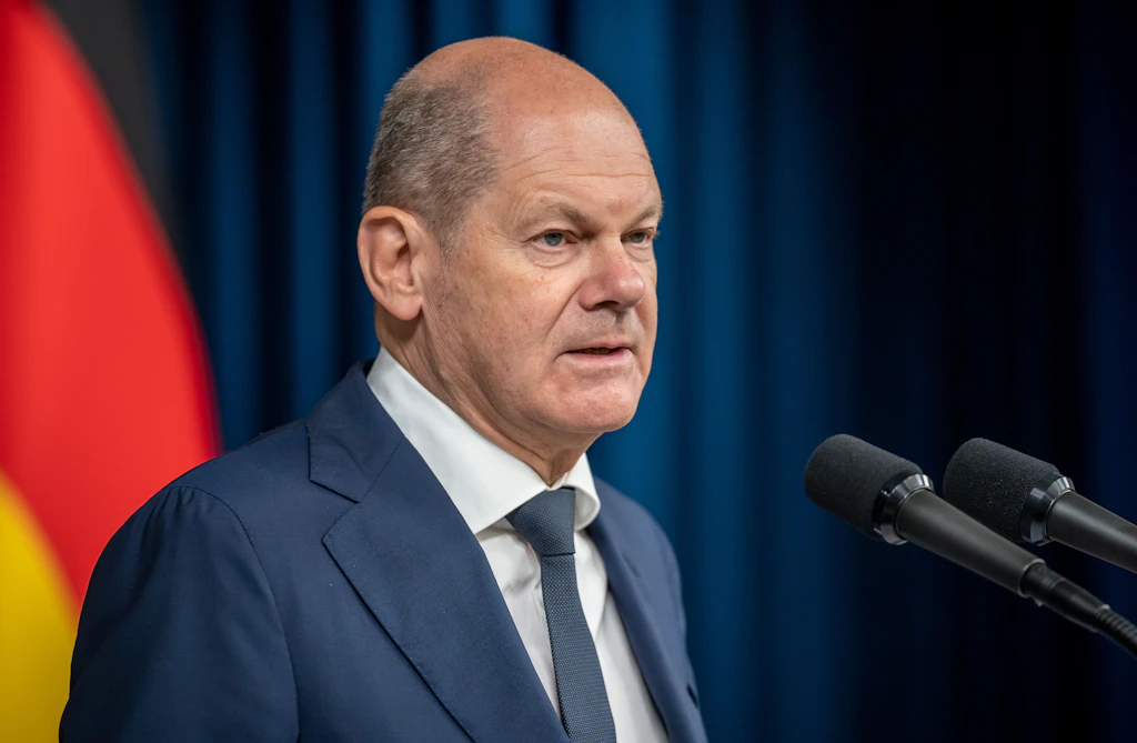 Olaf Scholz zu Klebe-Aktionen: „Finde das völlig bekloppt“