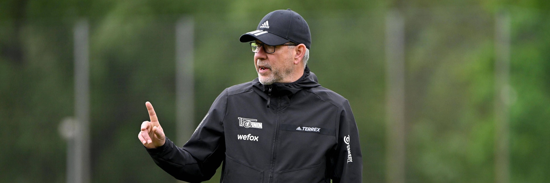 Urs Fischer zeigt es an: Ein Sieg muss noch her für den 1. FC Union.