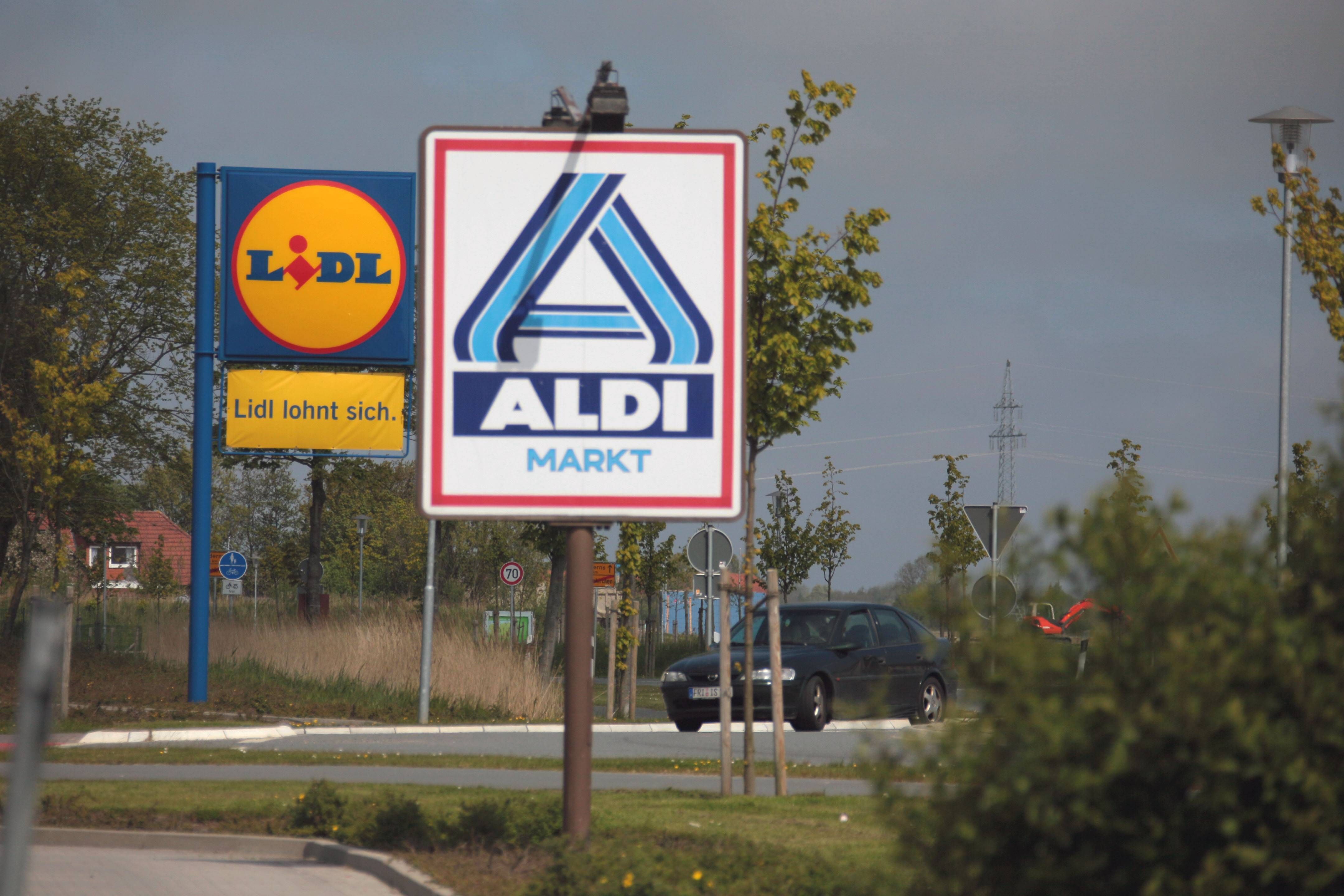 Discounter Lidl und Aldi streichen DIESE Bezahlmethode!