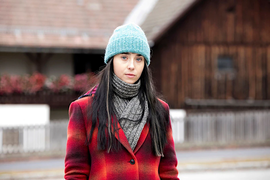 HANDOUT - Lisa Schaller (Christina Cervenka) ist zurück in ihrem Heimatdorf Immerstill.  