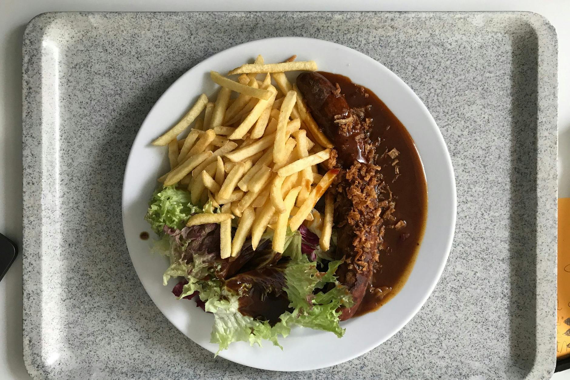 Bei dem Kantinenbetreiber Apetito verliert die Currywurst immer weiter an Beliebtheit.