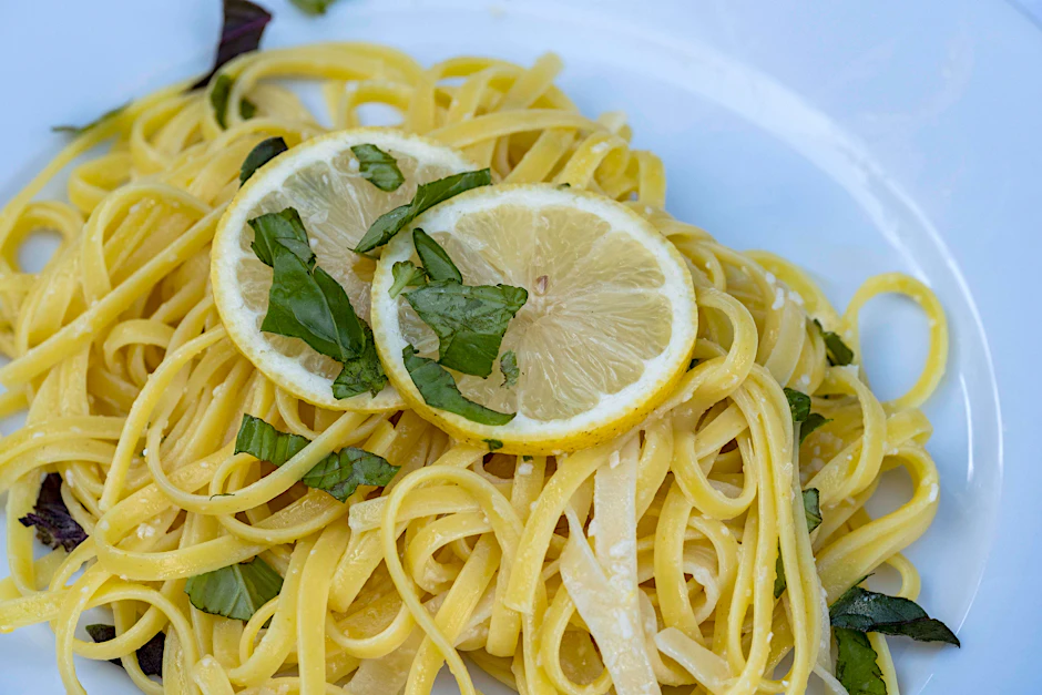 Zitronenpasta - dieses Gericht passt herrlich in den Sommer und ist so lecker und leicht.&nbsp;