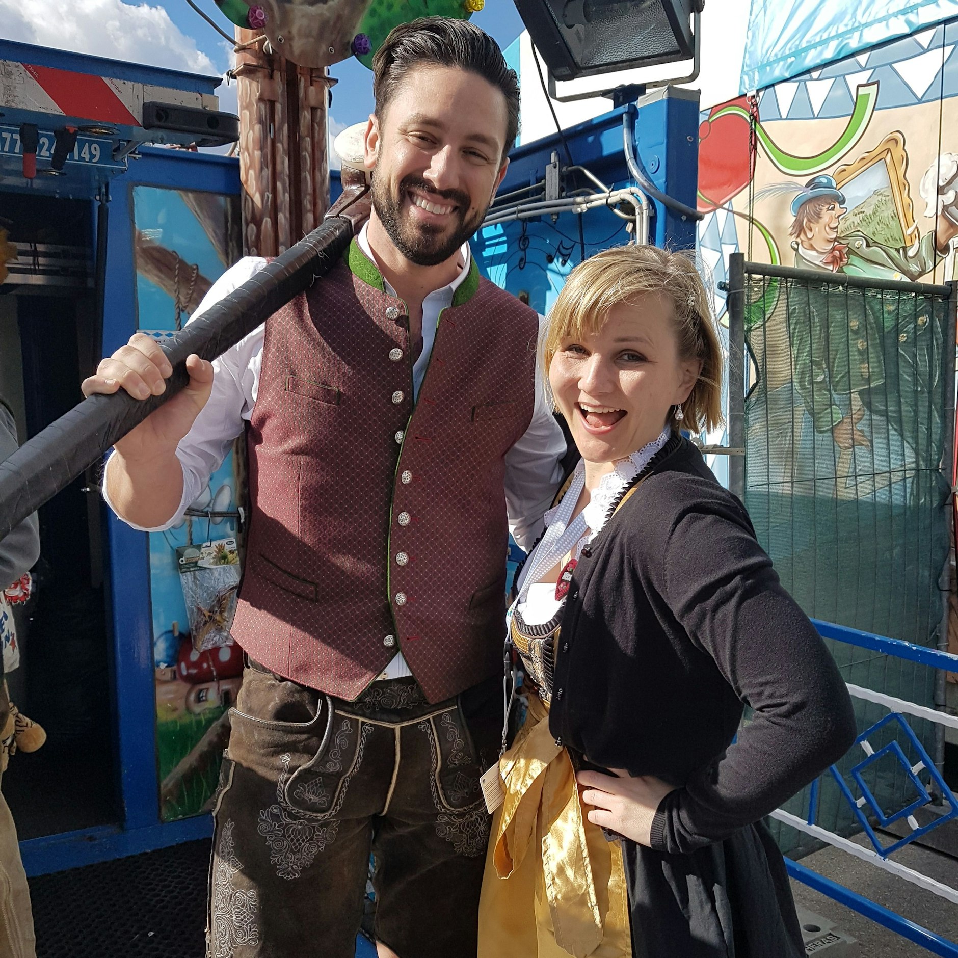 Berliner-Kurier-Redakteurin Julia mit Daniel Völz im Jahr 2018.