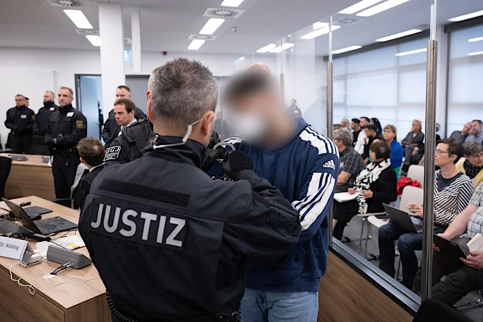 Einer der Männer bei der Urteilsverkündung vor dem Landgericht Dresden vor einer Woche.
