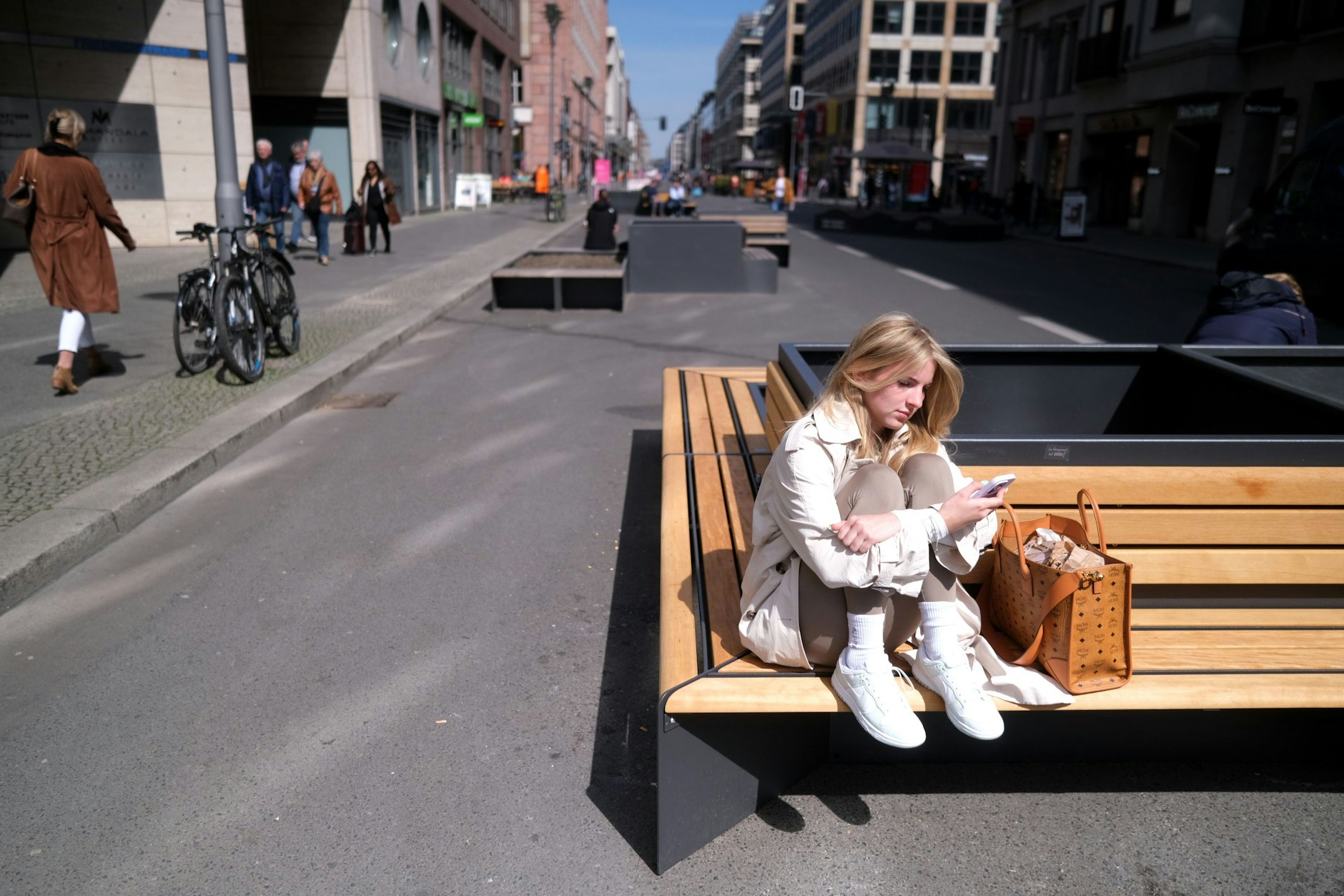 Die Fußgängerzone Friedrichstraße in Berlin-Mitte war eine Pleite-Idee. Inzwischen fahren da wieder Autos.