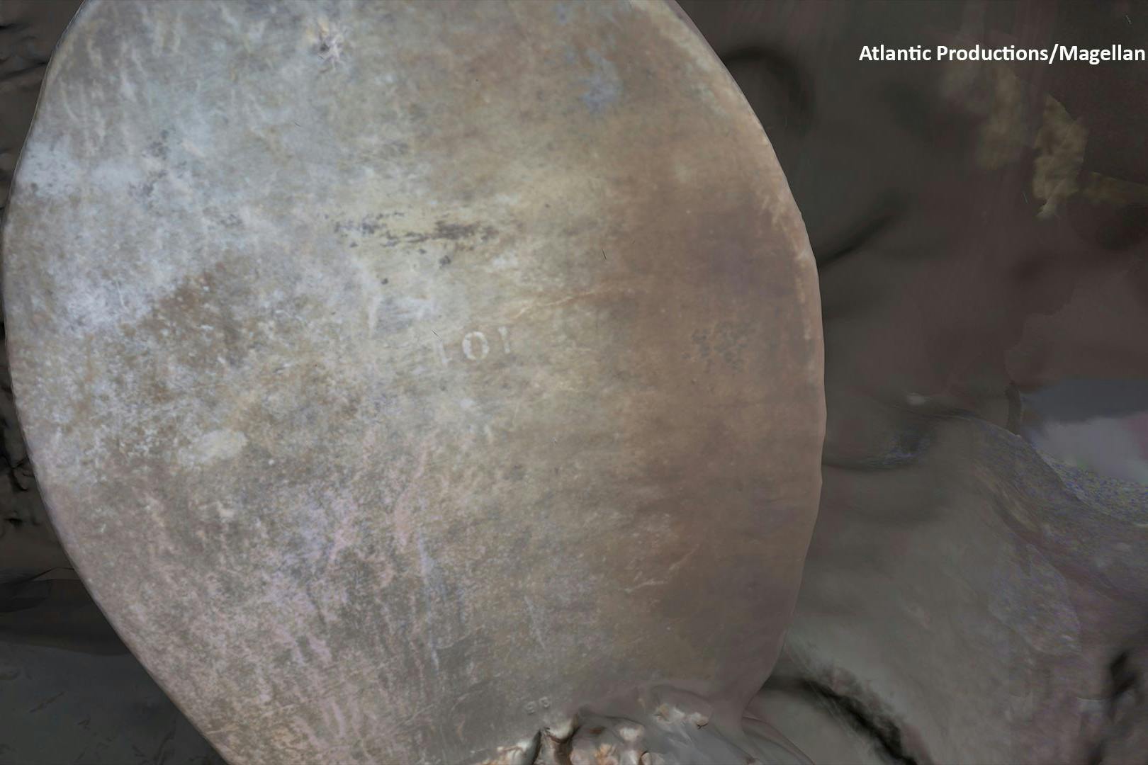 Diese von Atlantic/Magellan veröffentlichte Aufnahme eines digitalen Scans, der mit Hilfe von Tiefseekartierungen erstellt wurde, zeigt einen Teil der Schiffsschraube der Titanic in knapp 4000 Metern Tiefe auf dem Grund des Atlantiks.