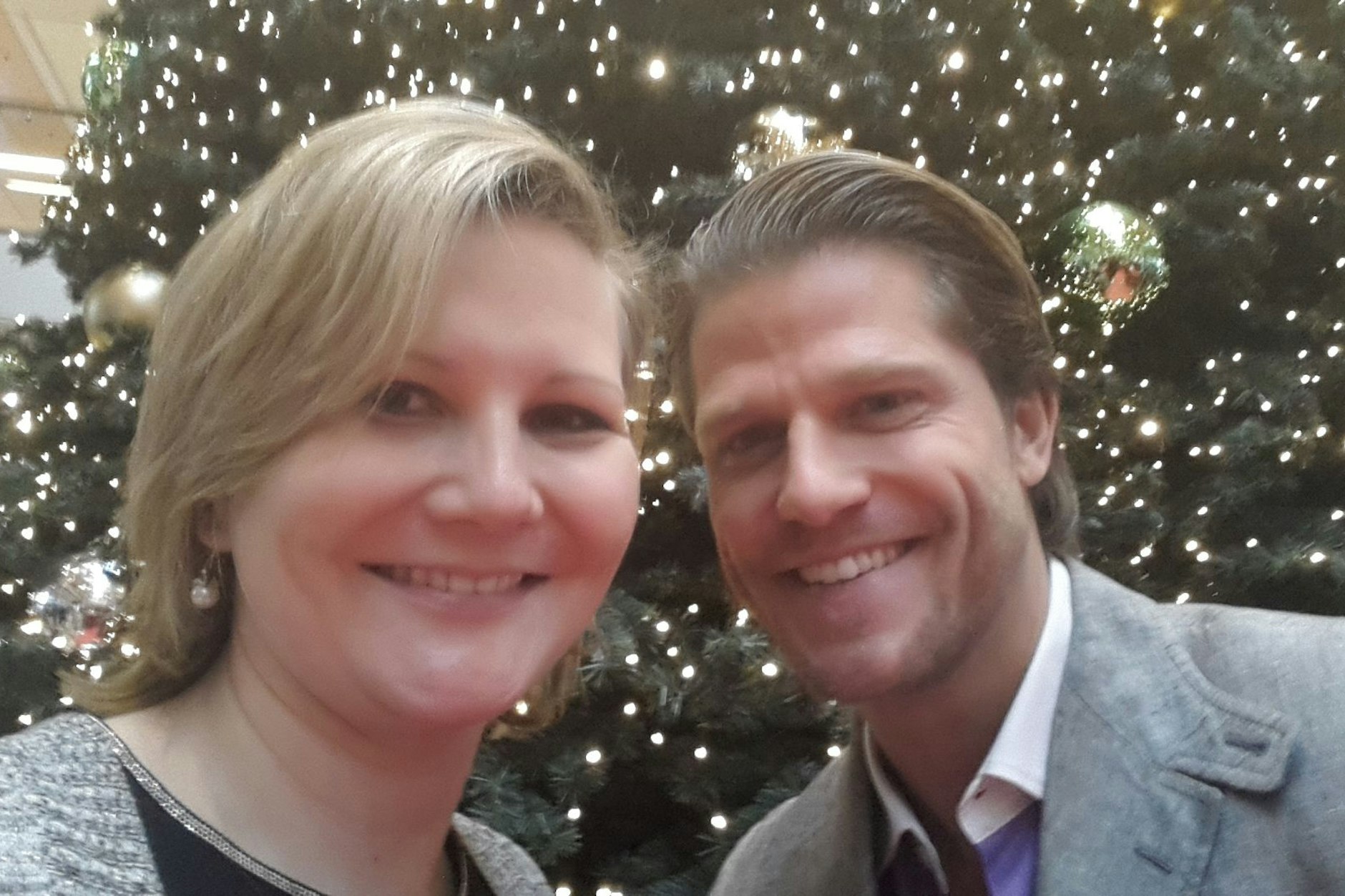 Berliner-Kurier-Redakteurin Julia mit Paul Janke im Jahr 2015.