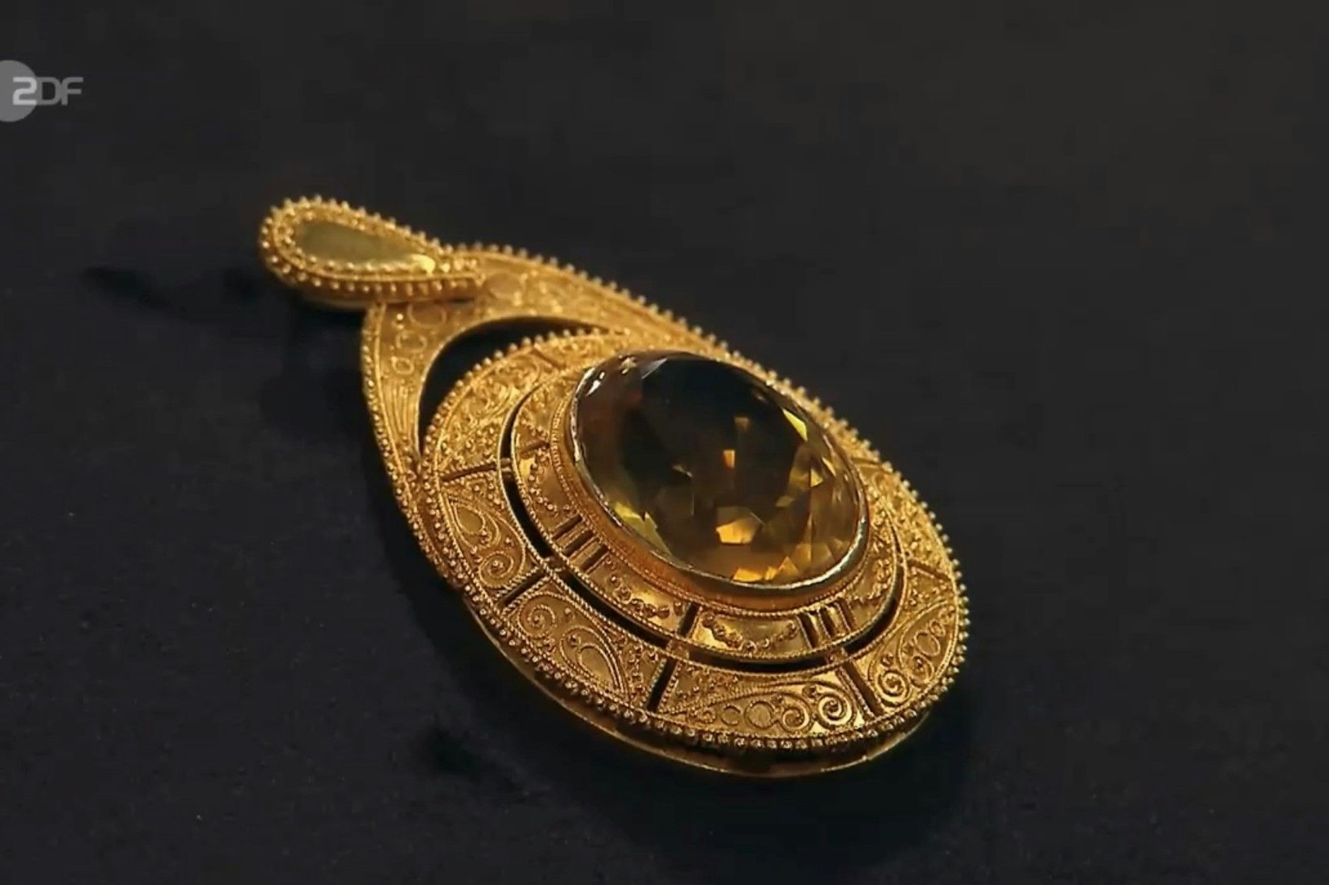 Dieser Anhänger soll bei „Bares für Rares“ verkauft werden.