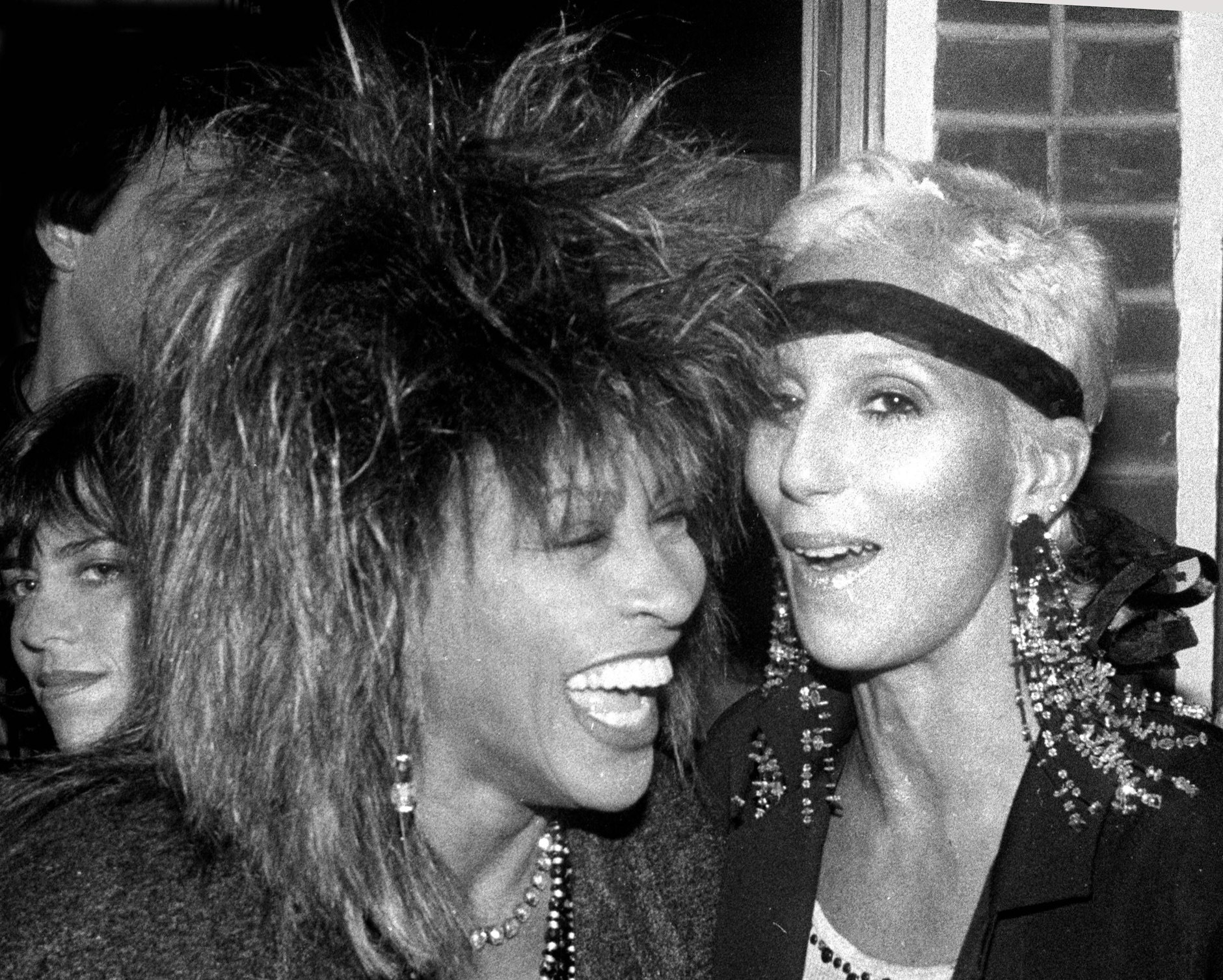 Tina Turner mit Cher, 1990