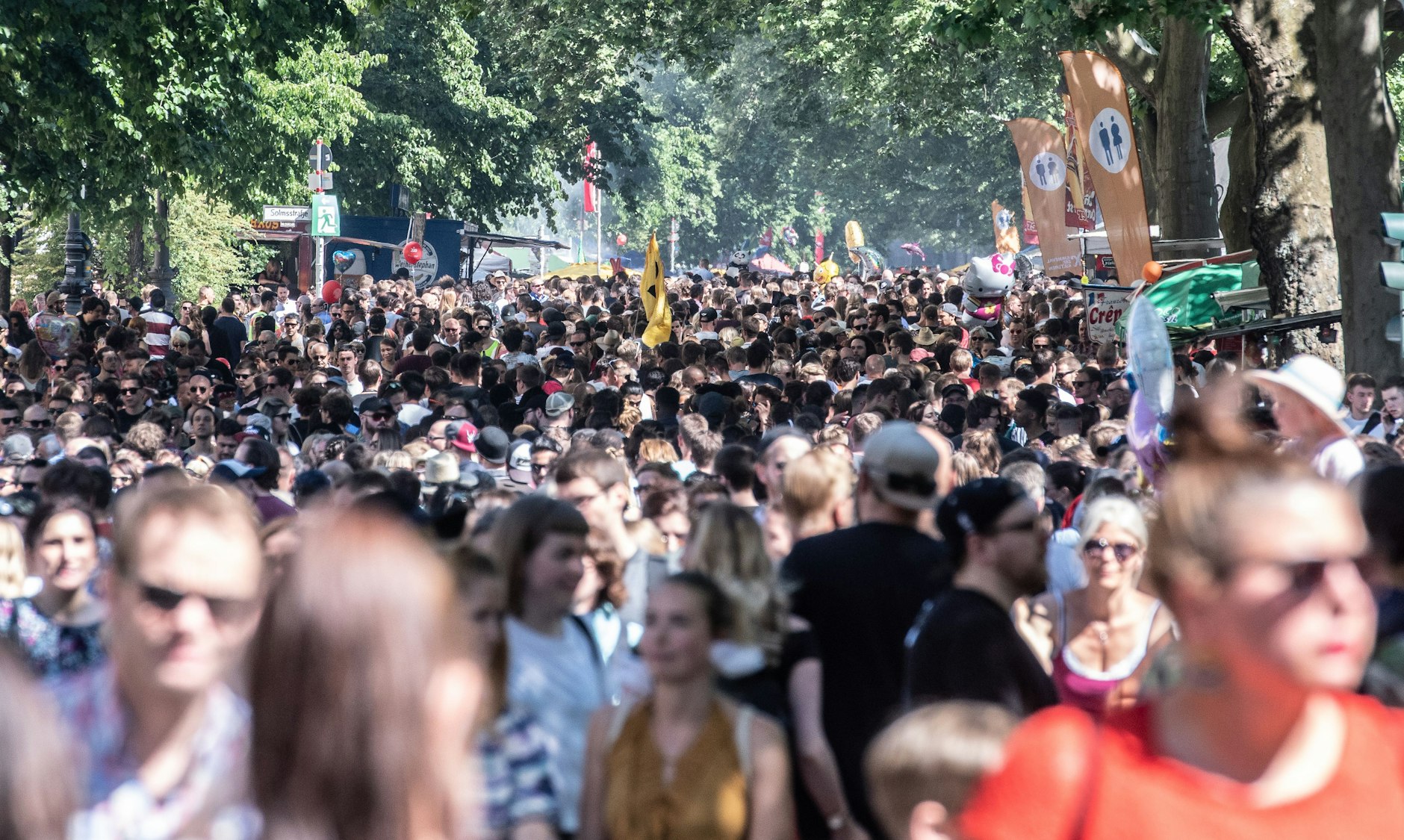 Das internationale Straßenfest Karneval der Kulturen ist immer gut besucht.