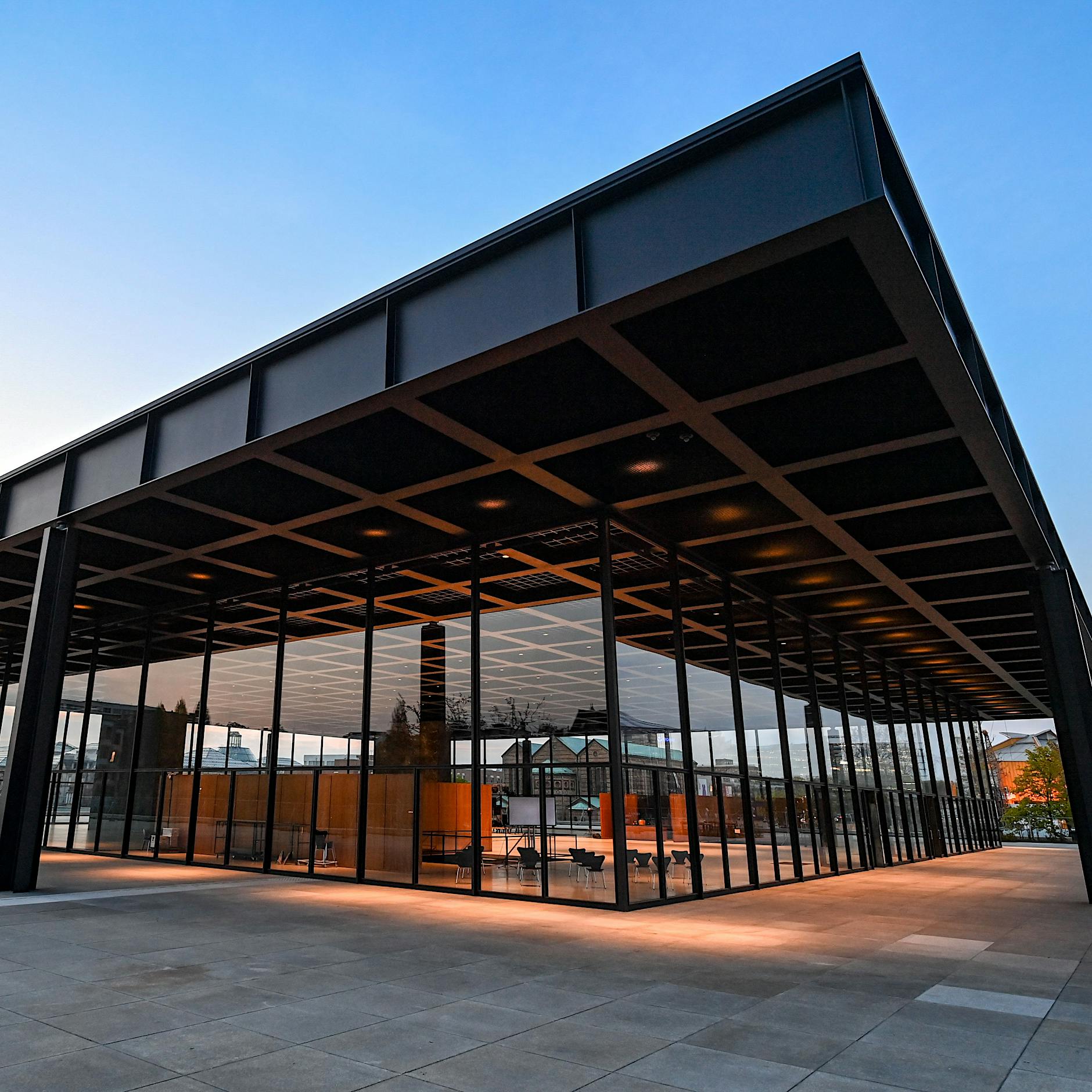 Saint Laurent in Berlin: Show findet offenbar in der Neuen Nationalgalerie statt