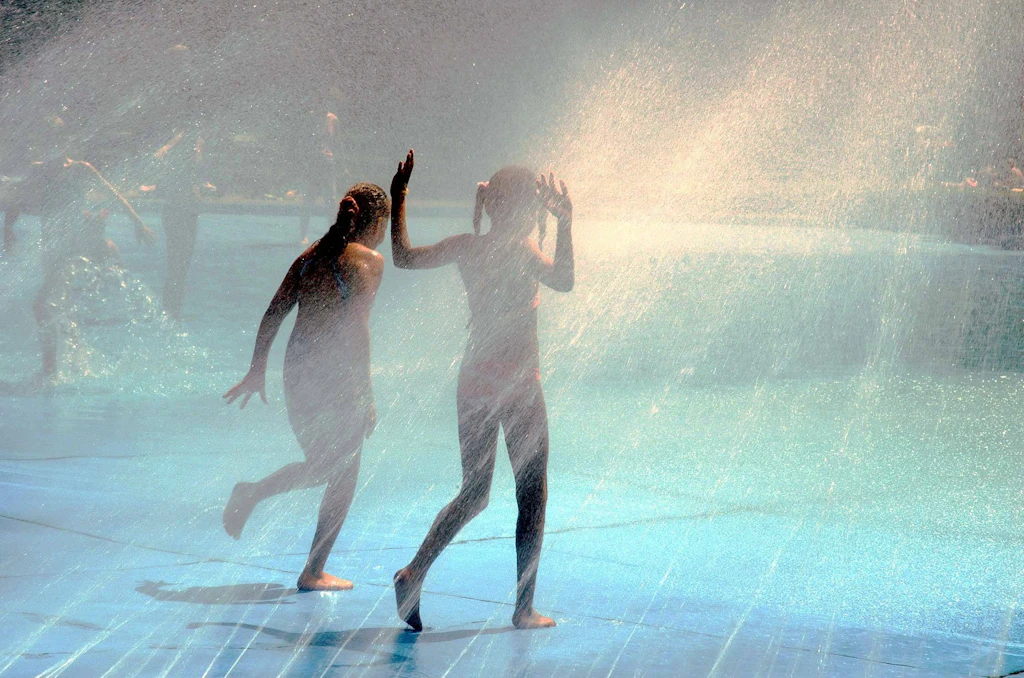 5 schöne Wasserspielplätze in Berlin, auf denen sich die Kleinen so richtig austoben können