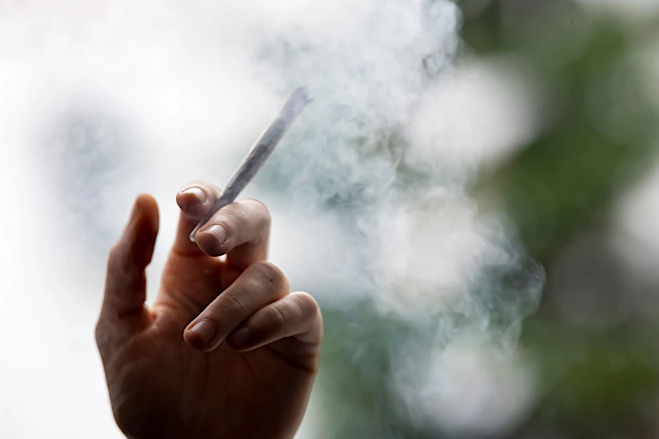 Cannabis-Konsum erhöht bei jungen Menschen das Risiko einer Schizophrenie. (Symbolbild)
