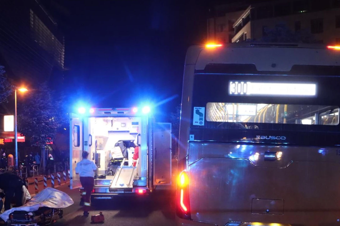 Rettungssanitäter am Unfallort.