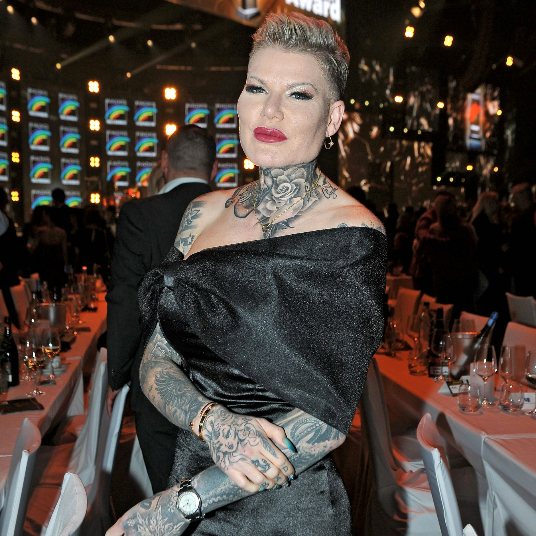 Melanie Müller streitet ab, den Hitlergruß gezeigt zu haben.