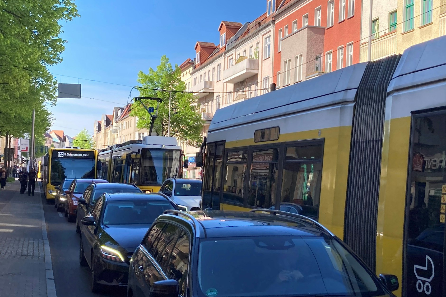 Seit März stauen sich an jedem Tag Autos und Straßenbahnen in der Bahnhofstraße in Köpenick.