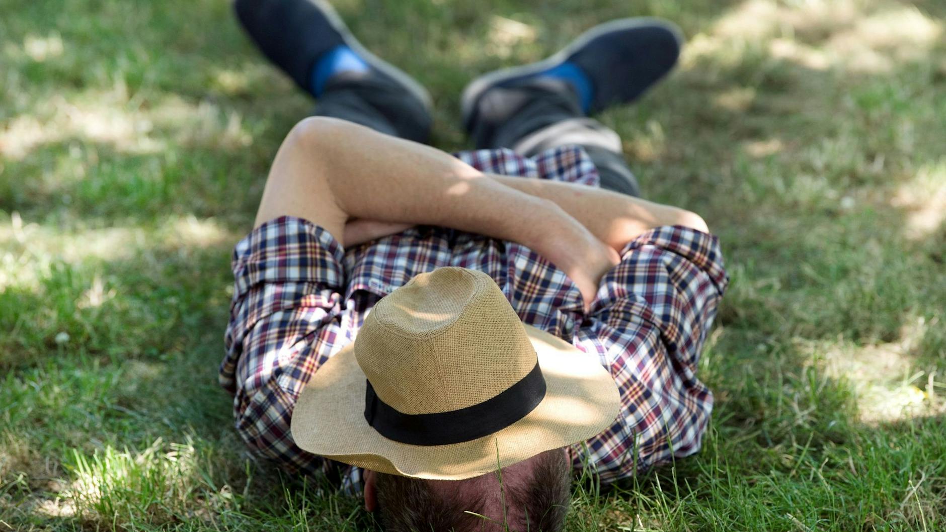 Das Mittagschläfchen ist zum Powernap geworden – was allerdings wenig entspannend klingt.