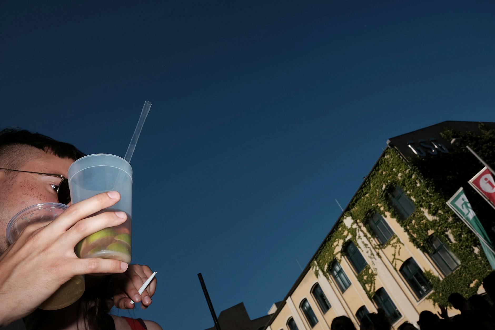 Caipis en masse: Für Flüssiges ist auf dem Straßenfest stets gesorgt.