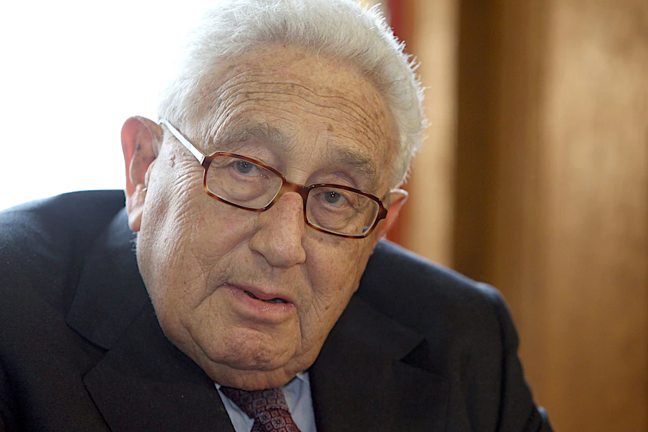ARCHIV - Spricht sich dafür aus, dass die Ukraine nach Kriegsende ins westliche Militärbündnis aufgenommen wird: Henry Kissinger (Archivbild).  